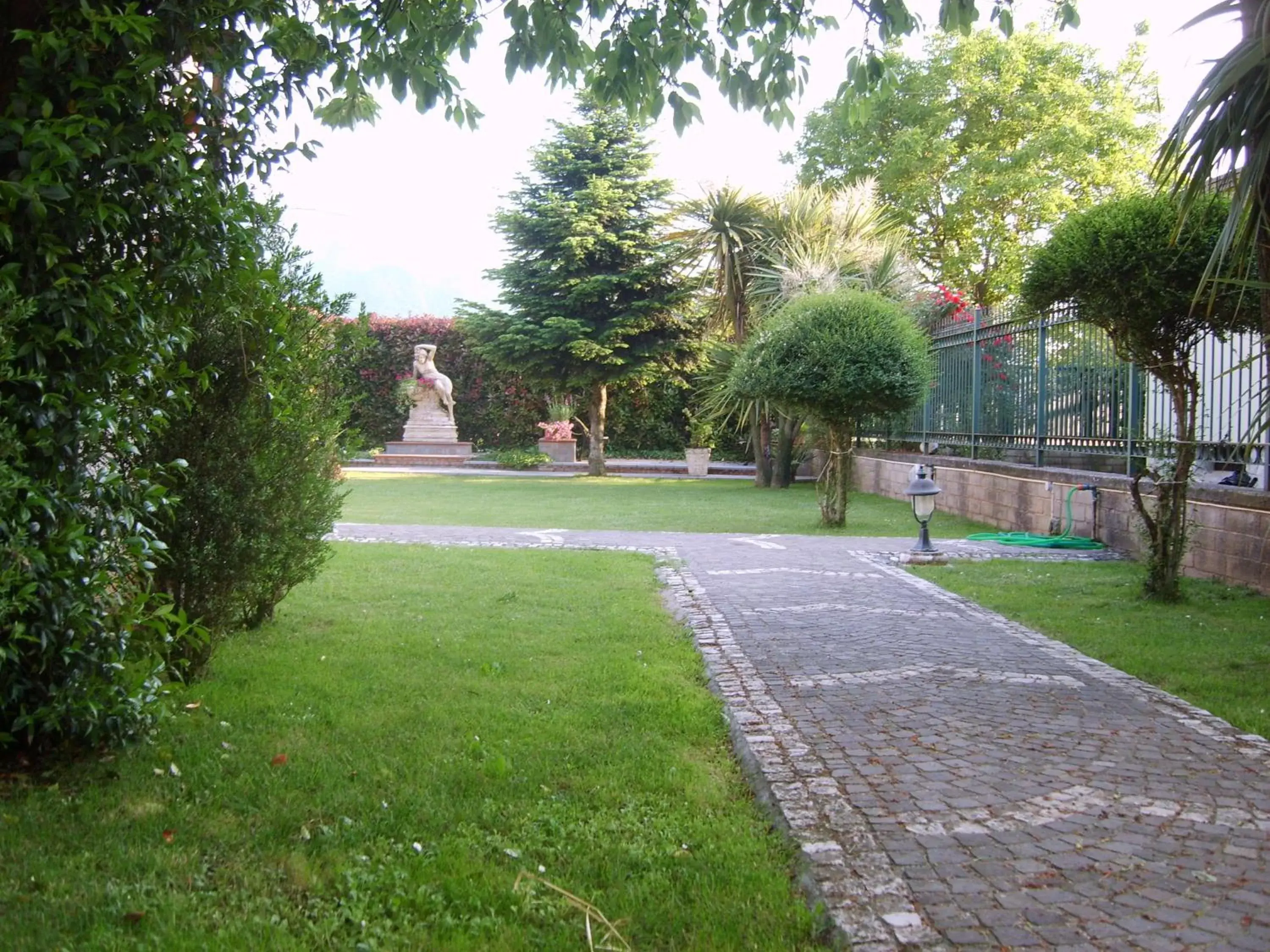 Garden in Hotel Rosso Di Sera