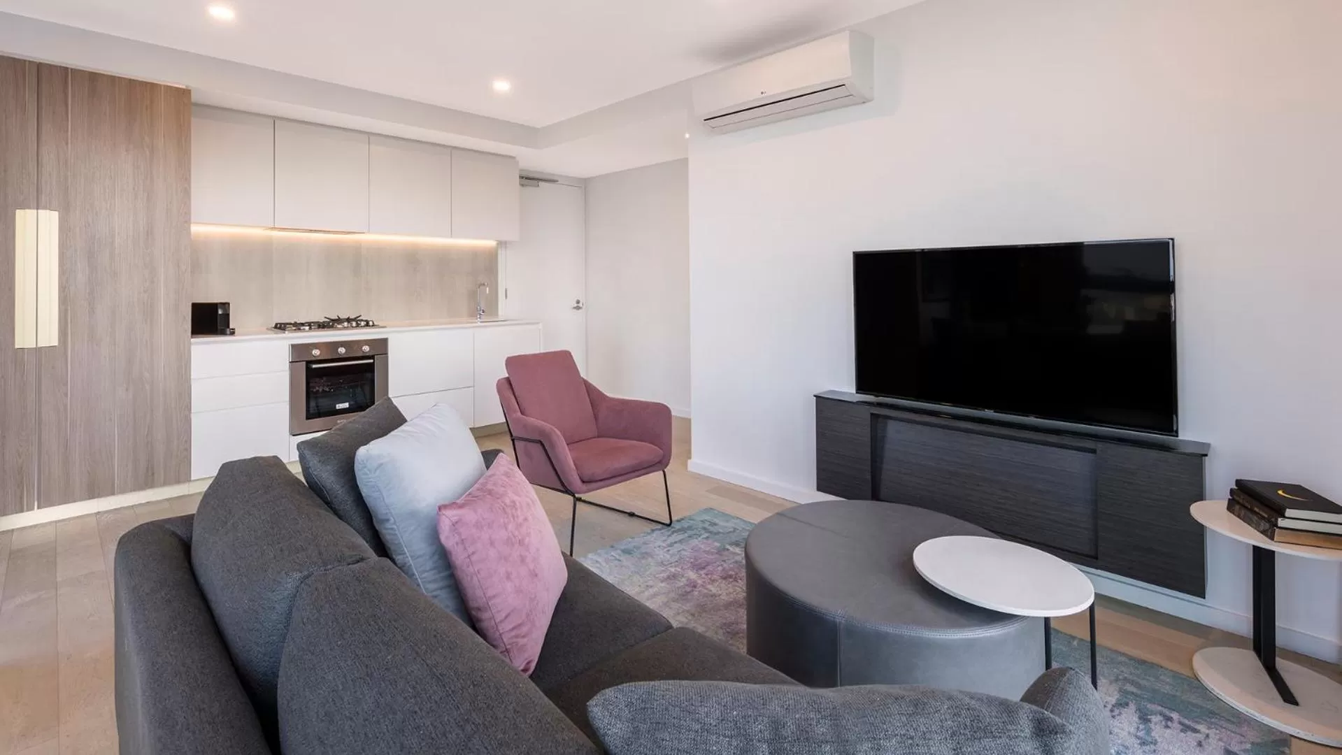 TV and multimedia in Avani Melbourne Central Residences
