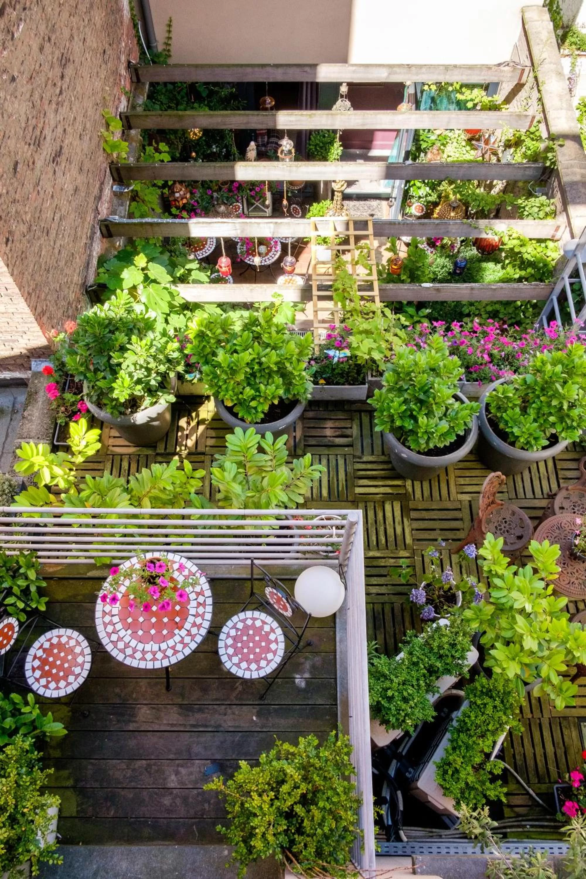 Spring in Hotel Diamonds and Pearls