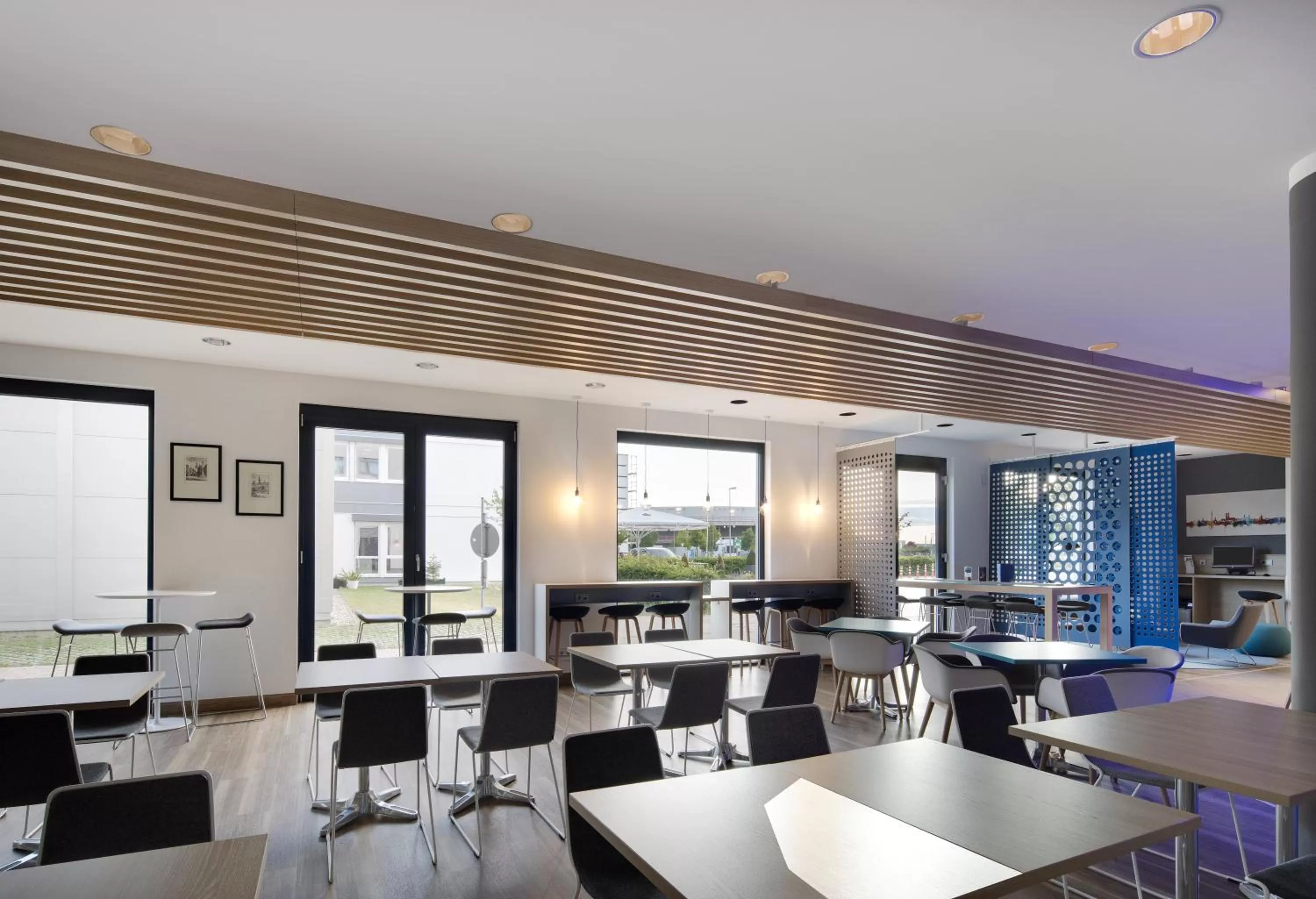 Restaurant/places to eat in Holiday Inn Express München Messe by IHG