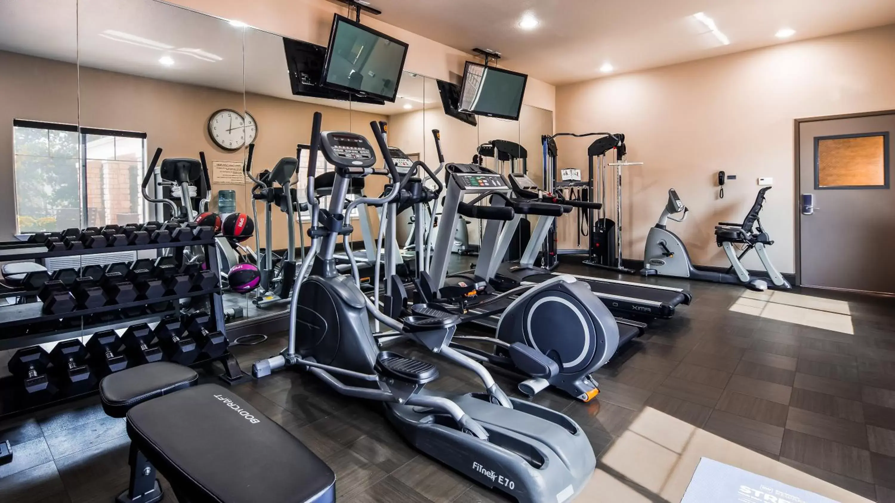 Fitness centre/facilities, Fitness Center/Facilities in Best Western Premier Crown Chase Inn & Suites
