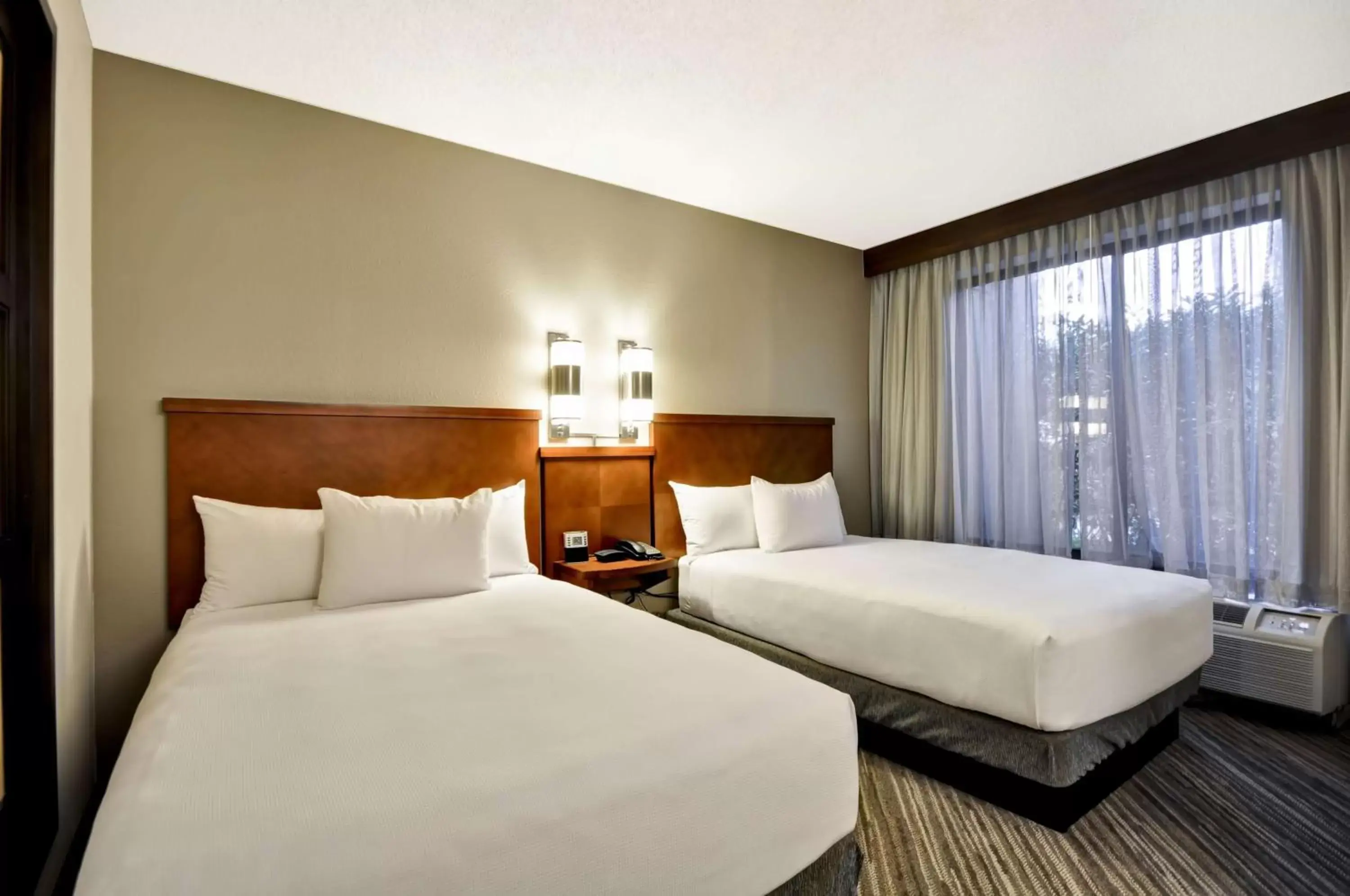 Photo of the whole room, Bed in Hyatt Place Tampa Airport/Westshore