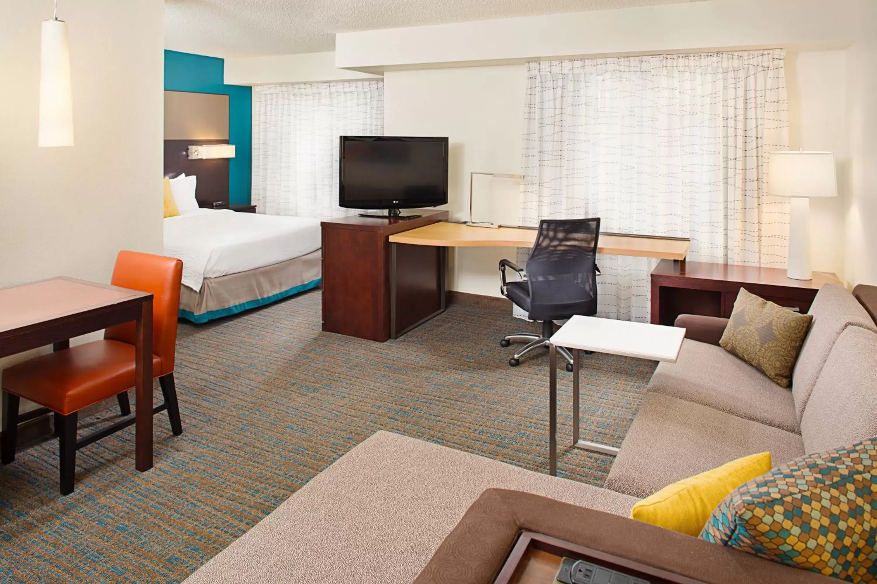 Bedroom, Seating Area in Residence Inn by Marriott Detroit Livonia