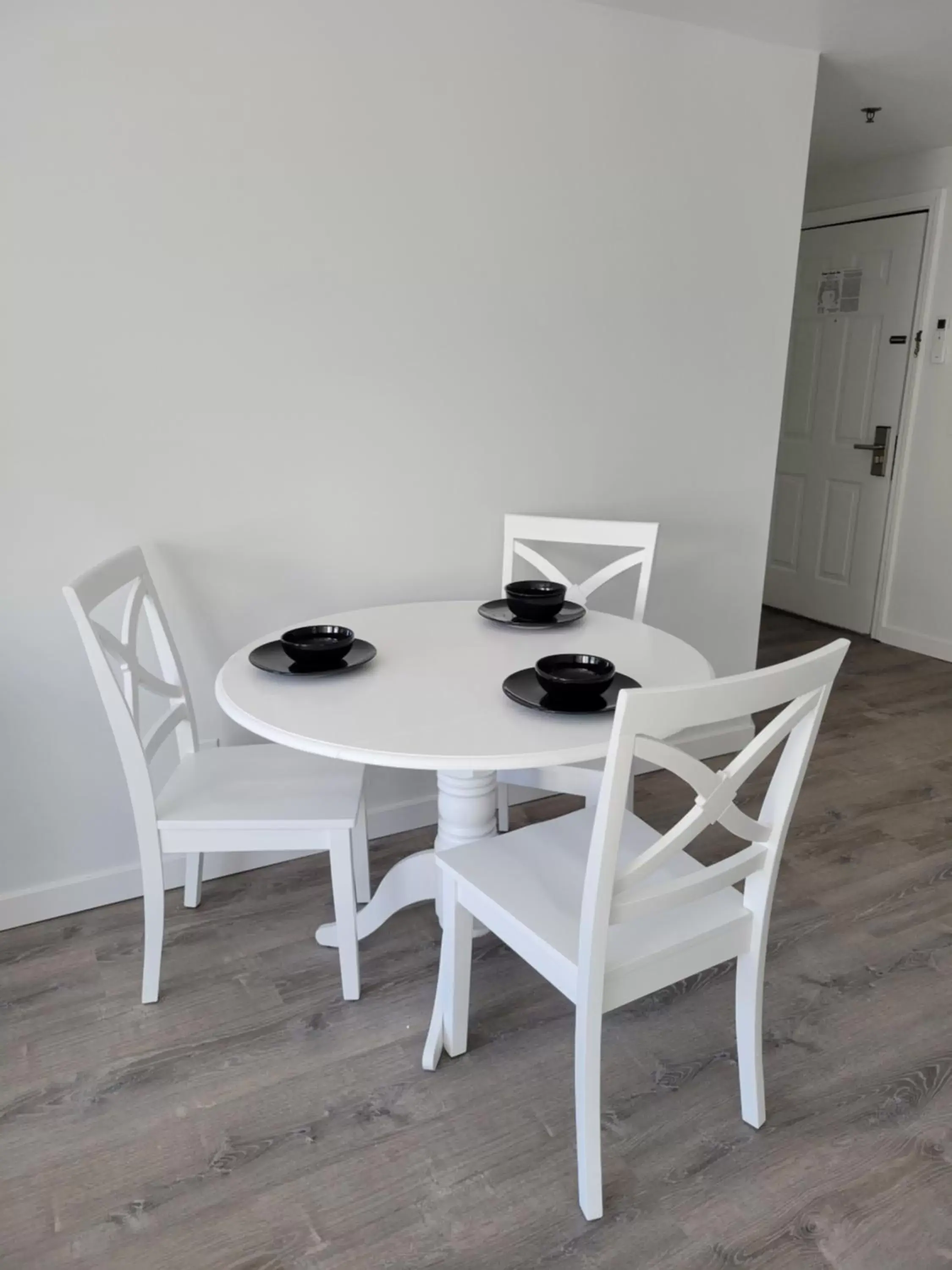 Dining area in The Grand Beach Inn Dining area in The Grand Beach Inn