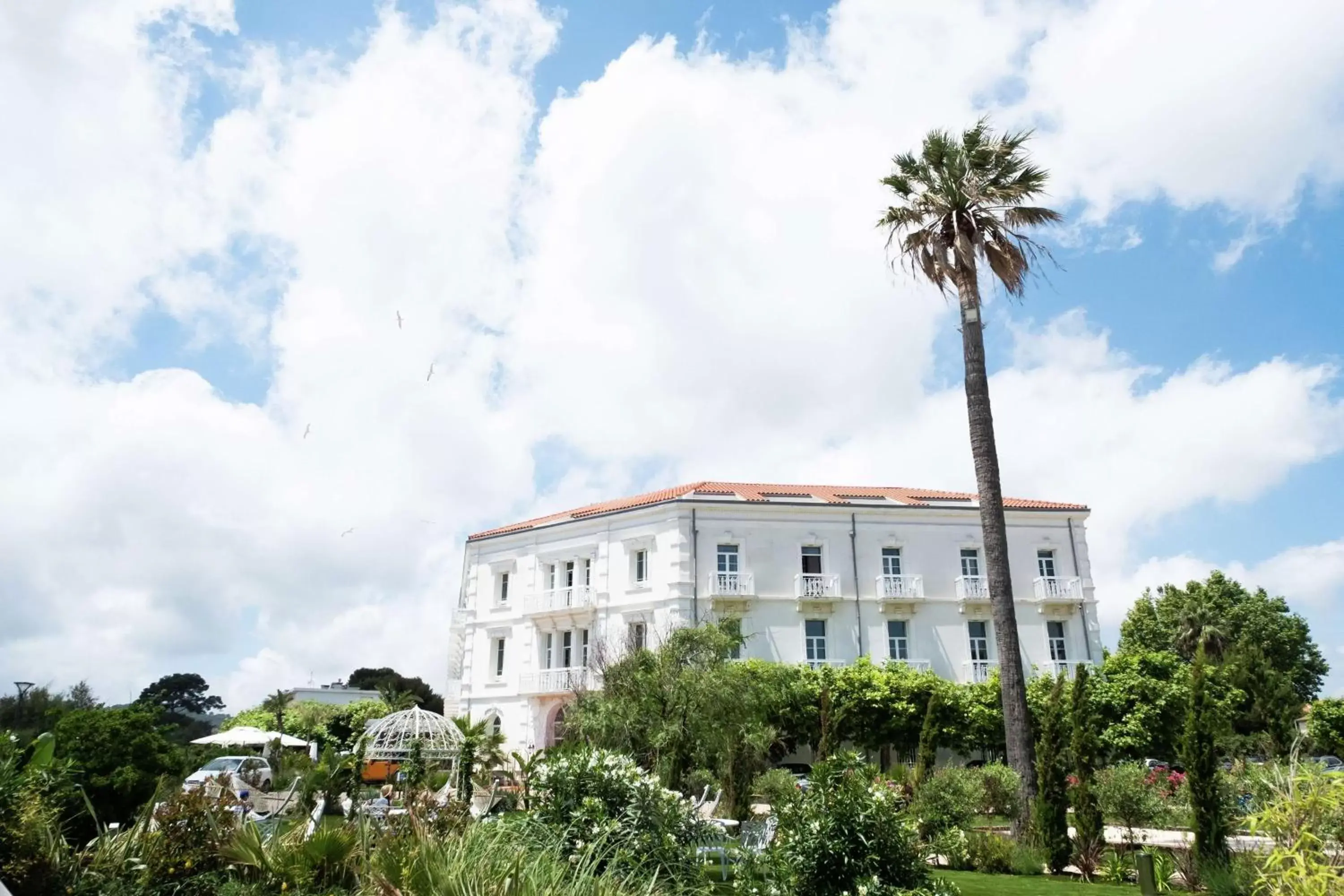 Property Building in Grand Hotel Des Sablettes Plage, Curio Collection By Hilton