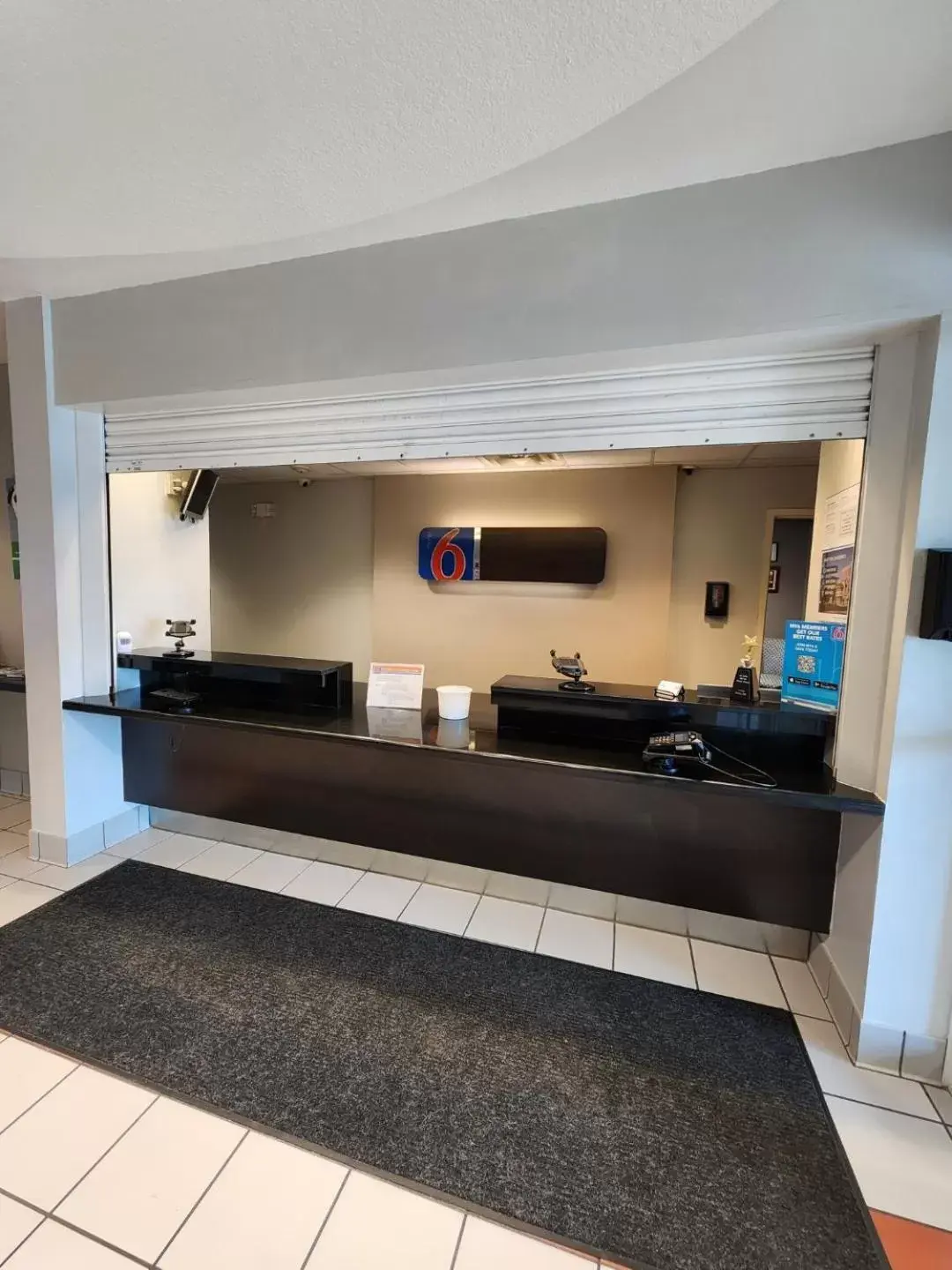 Lobby or reception, Kitchen/Kitchenette in Motel 6-Biloxi, MS - Beach