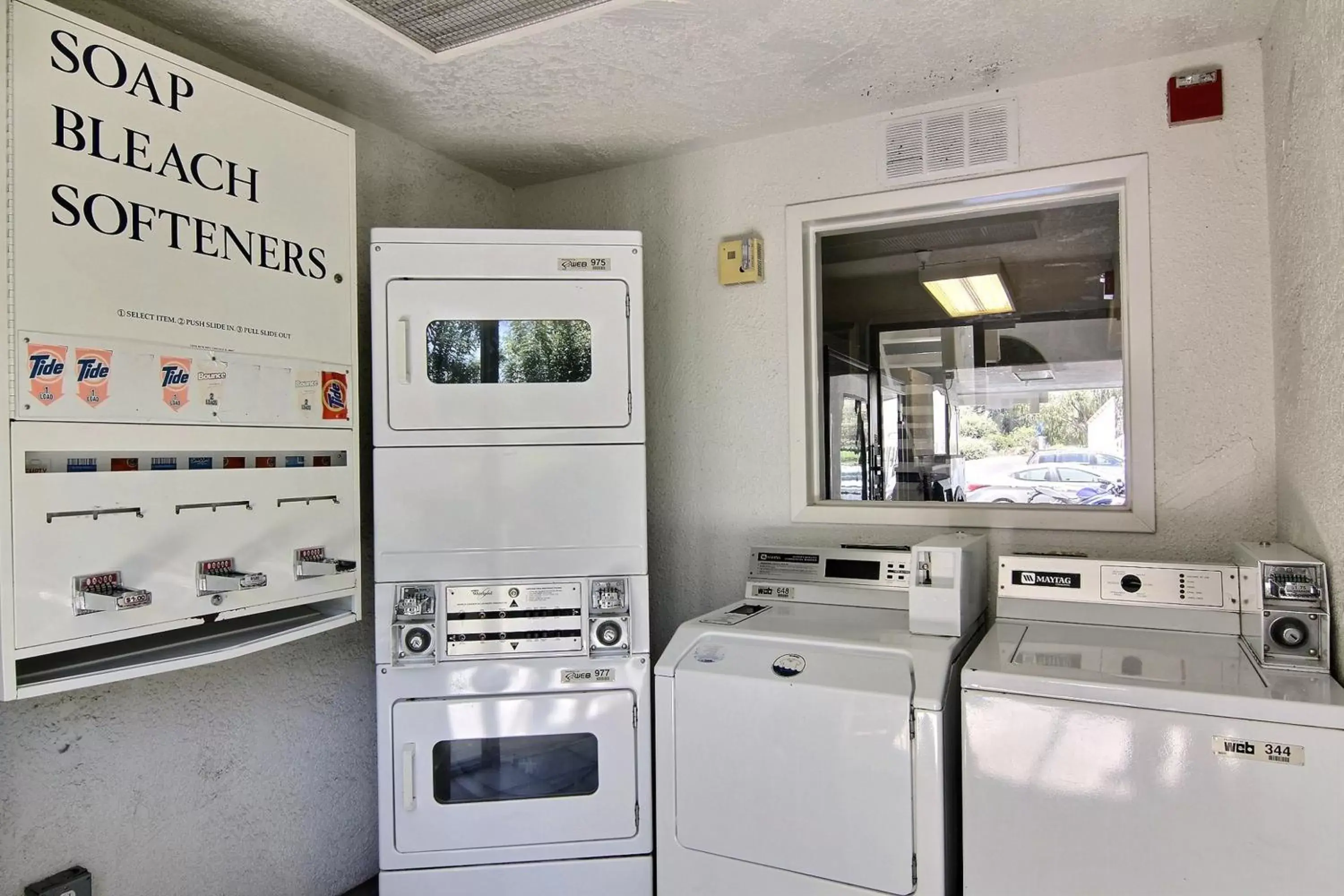 Other, Kitchen/Kitchenette in Motel 6-Carpinteria, CA - Santa Barbara - South