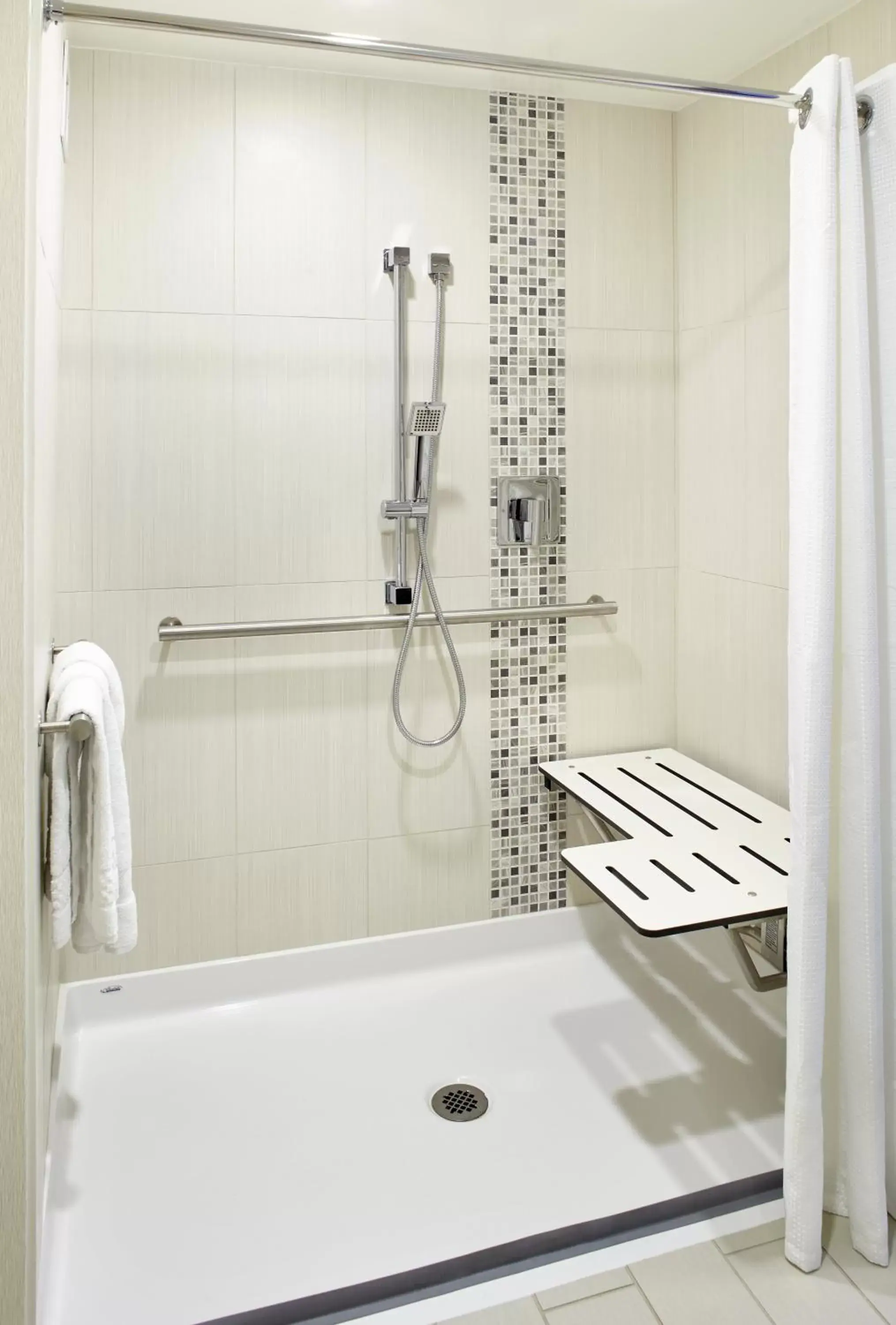 Shower, Bathroom in Raleigh Marriott Crabtree Valley