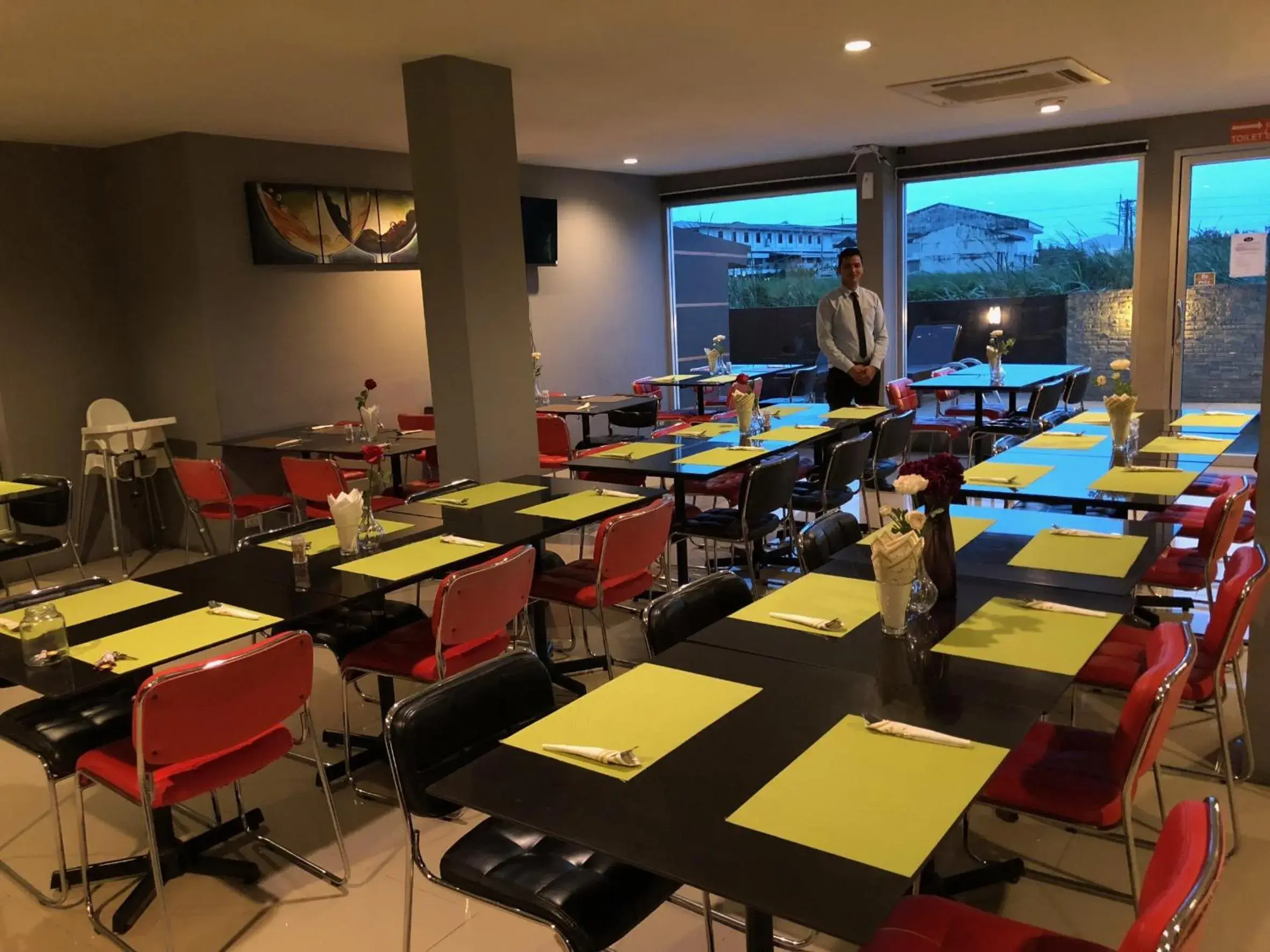 Restaurant/Places to Eat in Dwella Suvarnabhumi