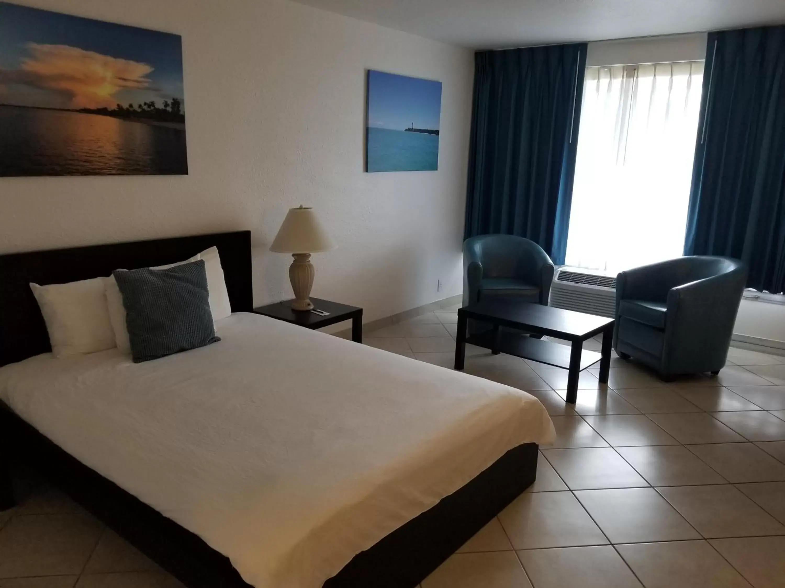Bed in Dolphin Key Resort - Cape Coral