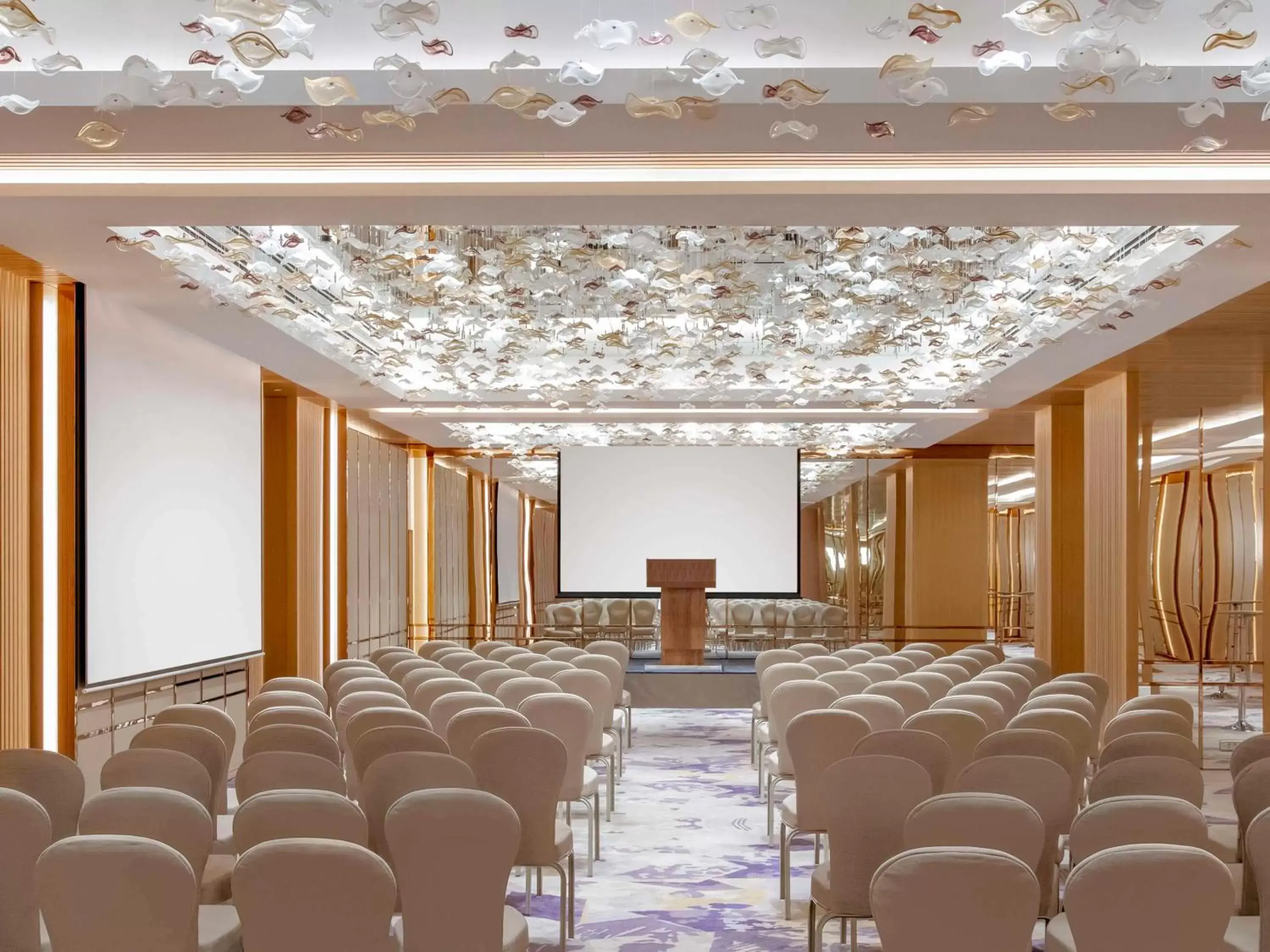 Meeting/conference room in Mövenpick Hotel Istanbul Bosphorus