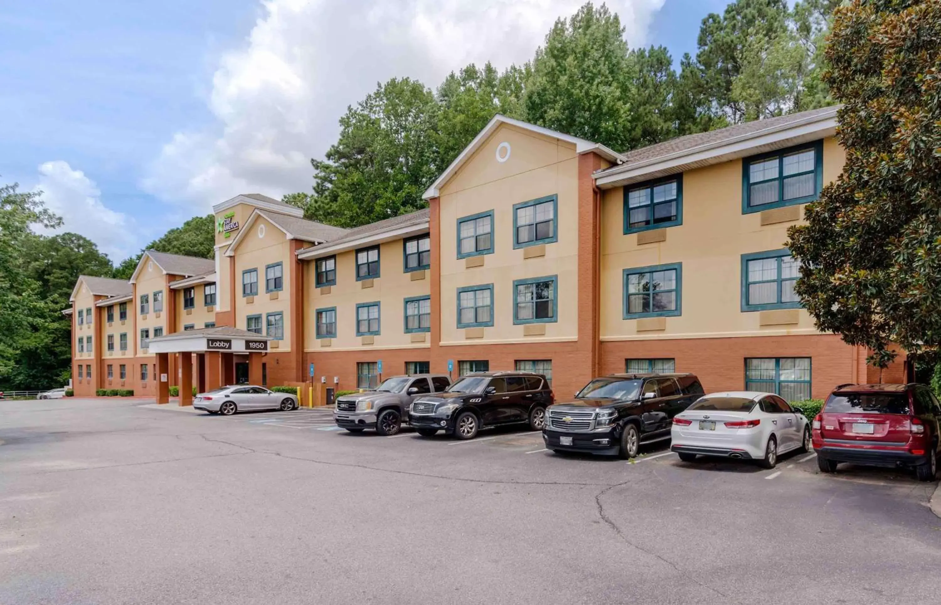 Property Building in Extended Stay America Suites - Atlanta - Alpharetta - Rock Mill Rd