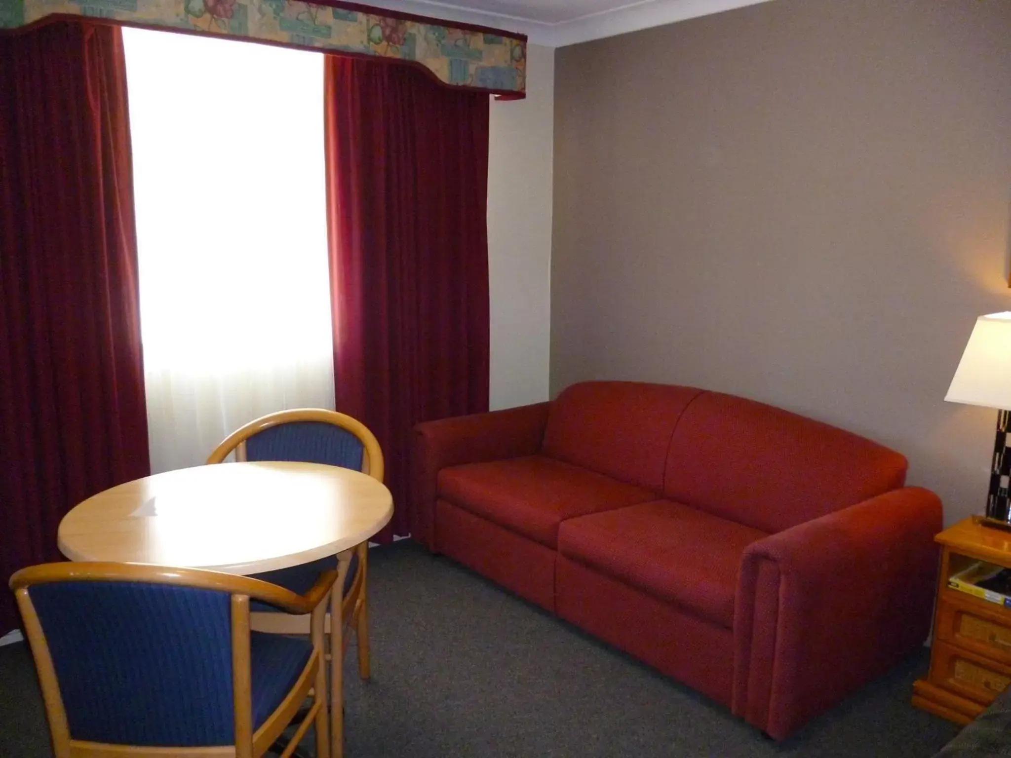 Living room, Seating Area in Highlands Motor Inn