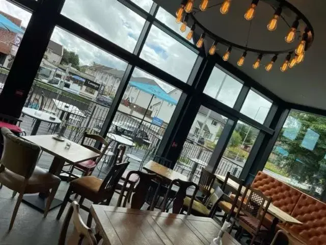 Restaurant/Places to Eat in Loch Lomond Hotel