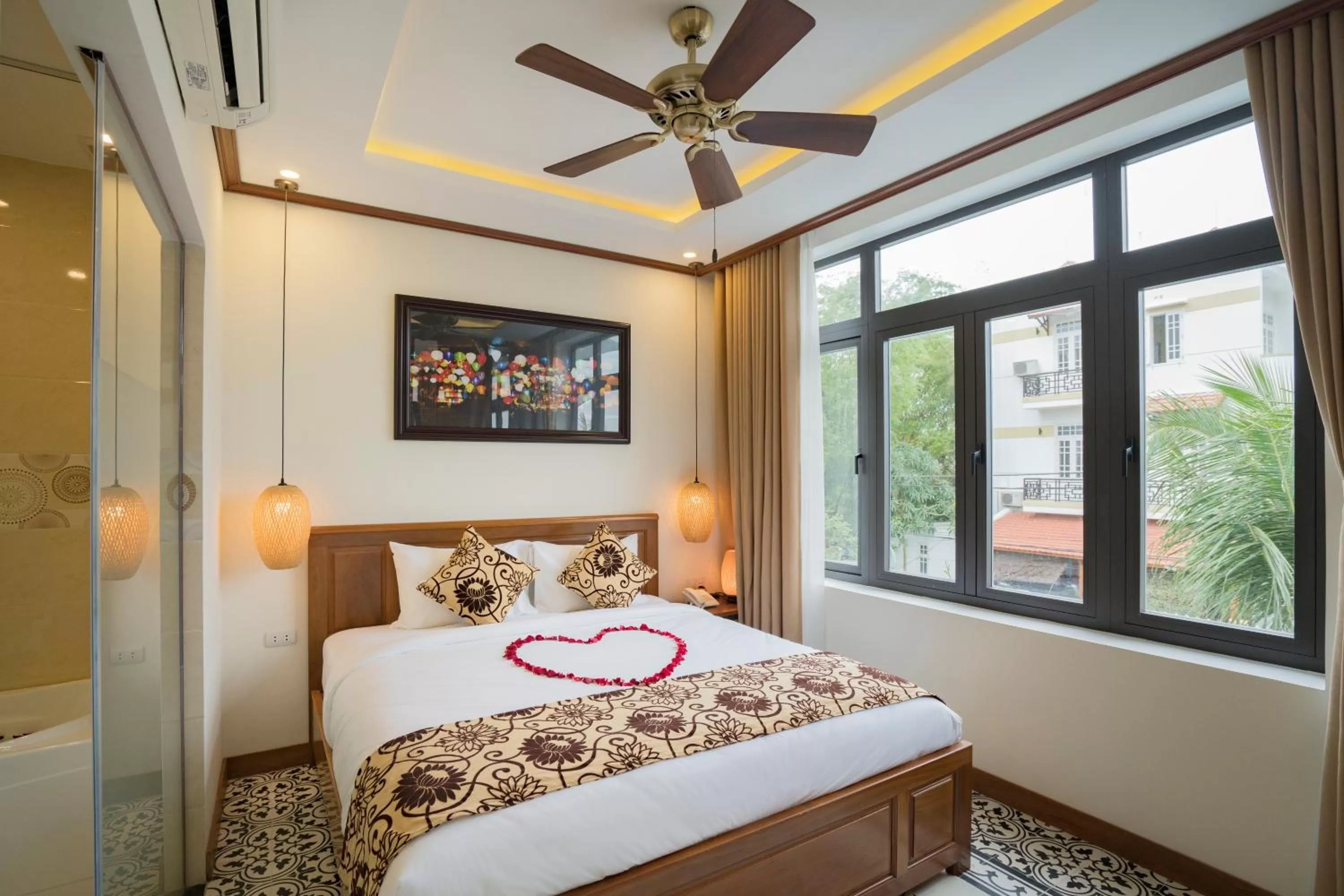 Decorative detail, Bed in Hoi An Discovery Villa