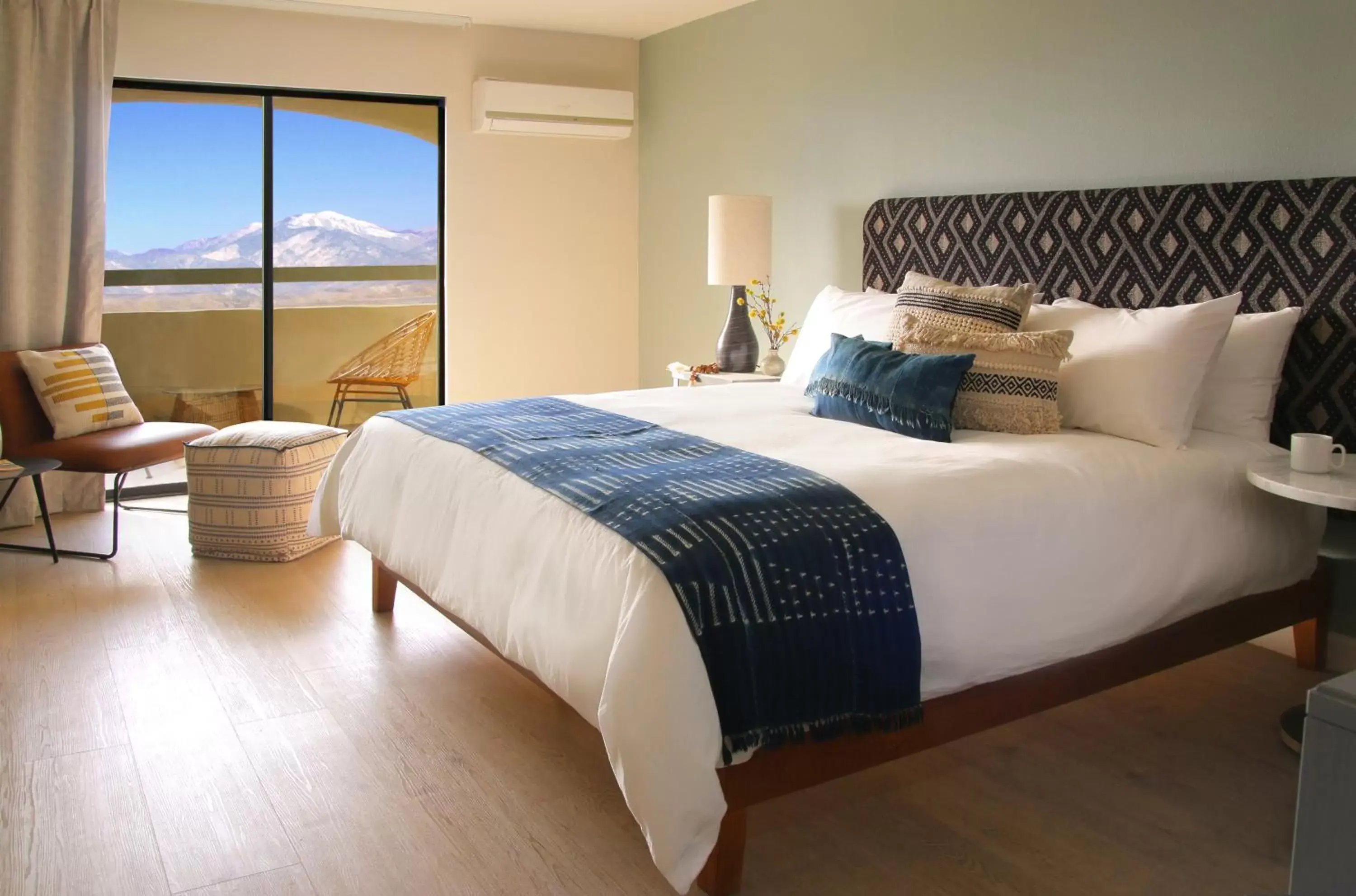 Bedroom, Bed in Azure Palm Hot Springs