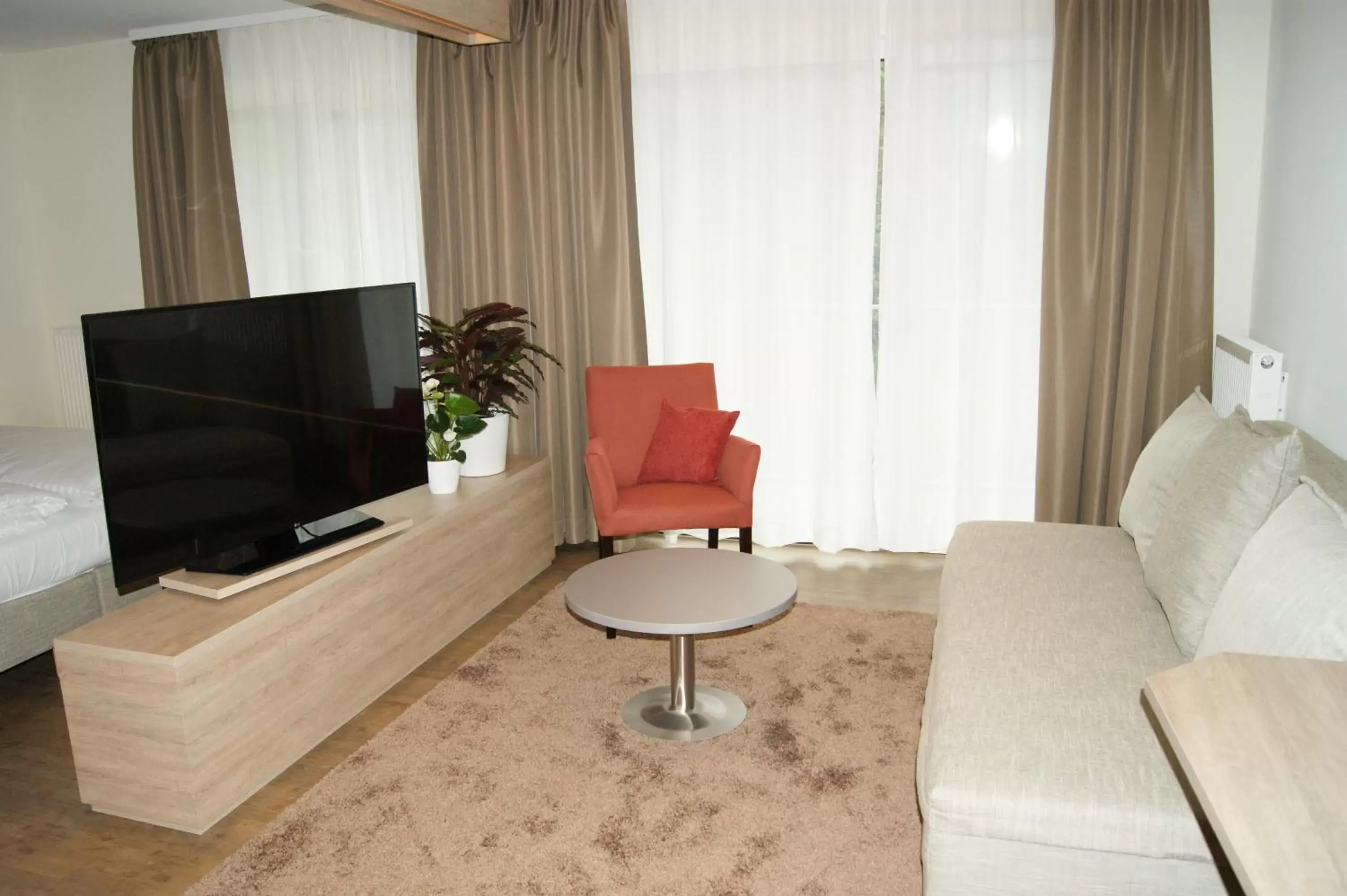 Junior Suite - single occupancy in Hotel Restaurant Muckensee Junior Suite - single occupancy in Hotel Restaurant Muckensee