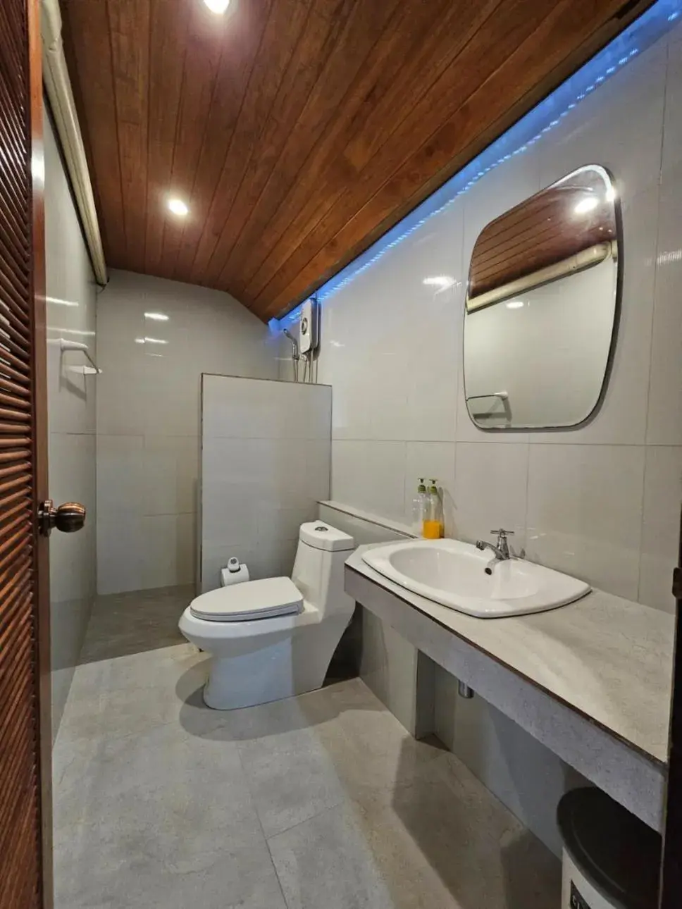 Bathroom in Kantiang Bay View Resort