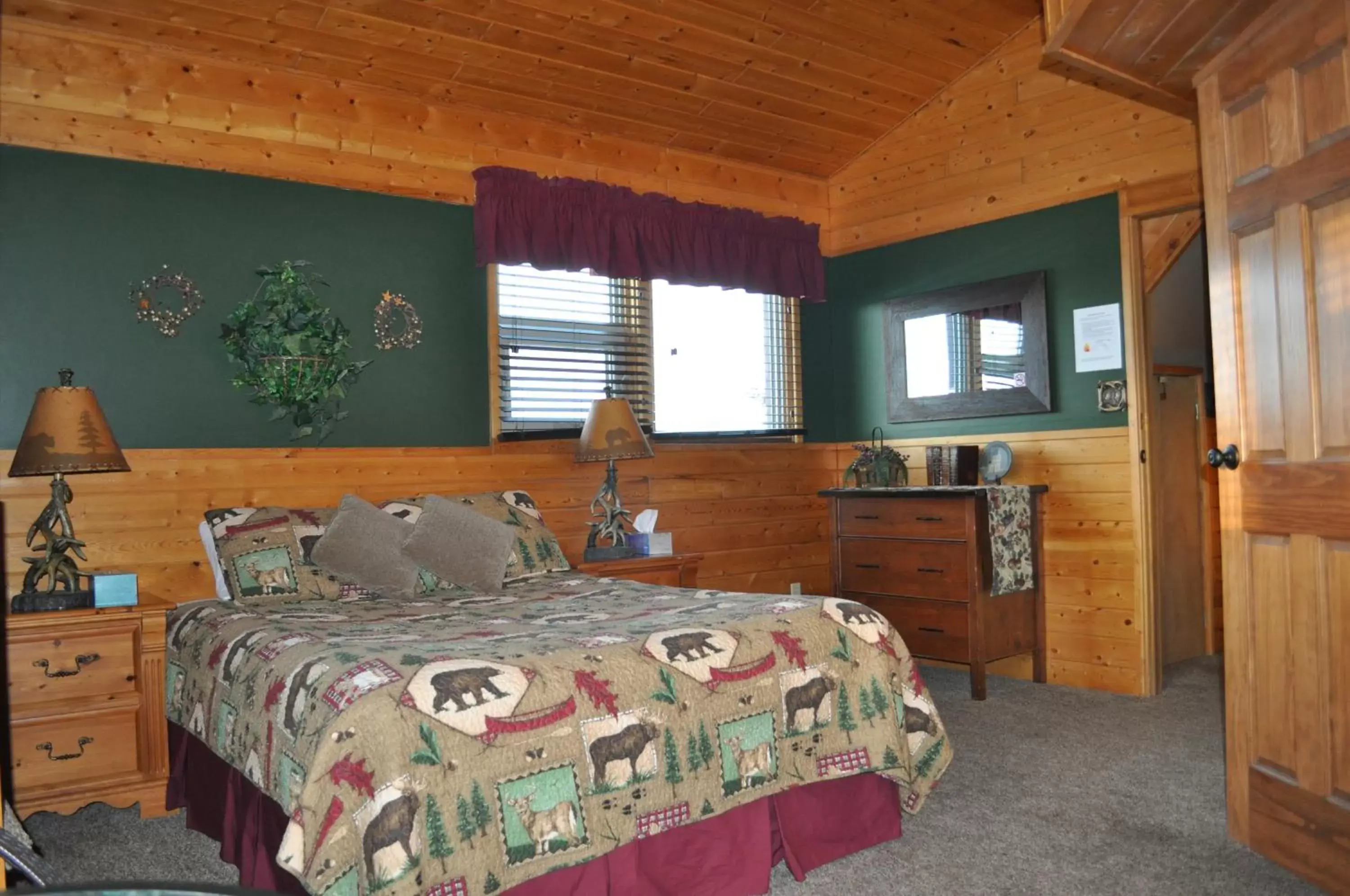 Dining Area in Rocky Ridge Country Lodge