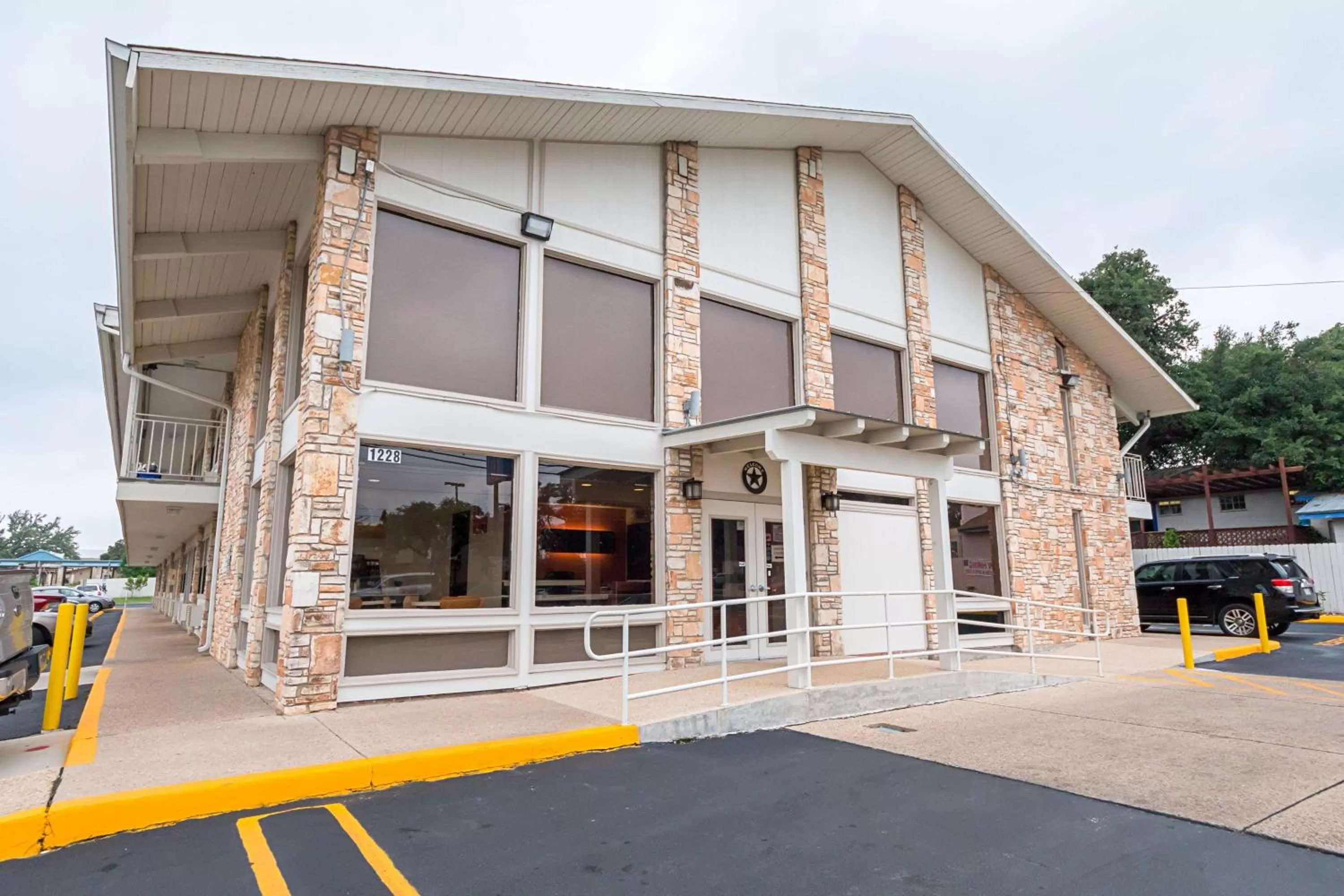 Property building in Motel 6 Boerne TX
