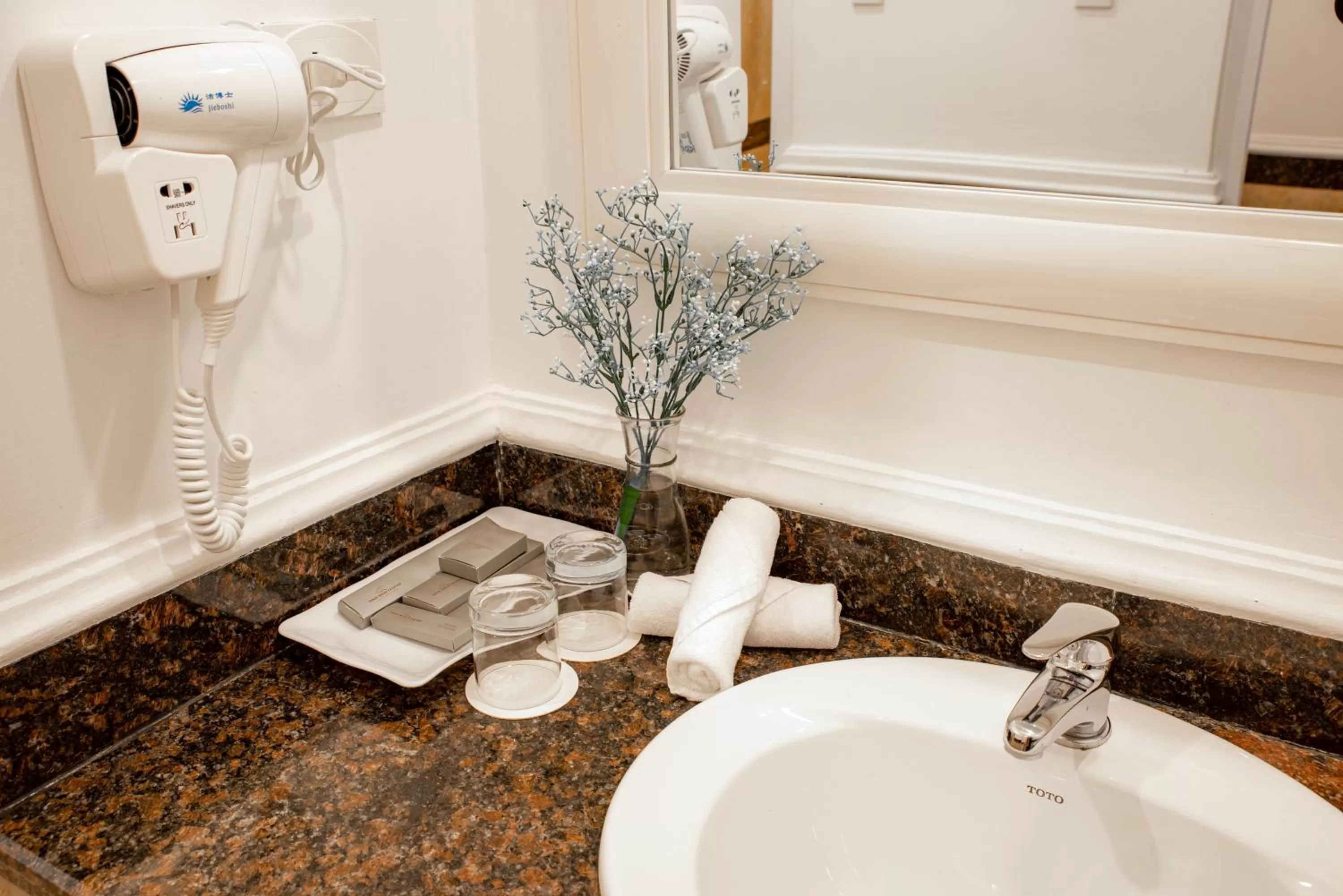 Bathroom in Ninh Binh Legend Hotel