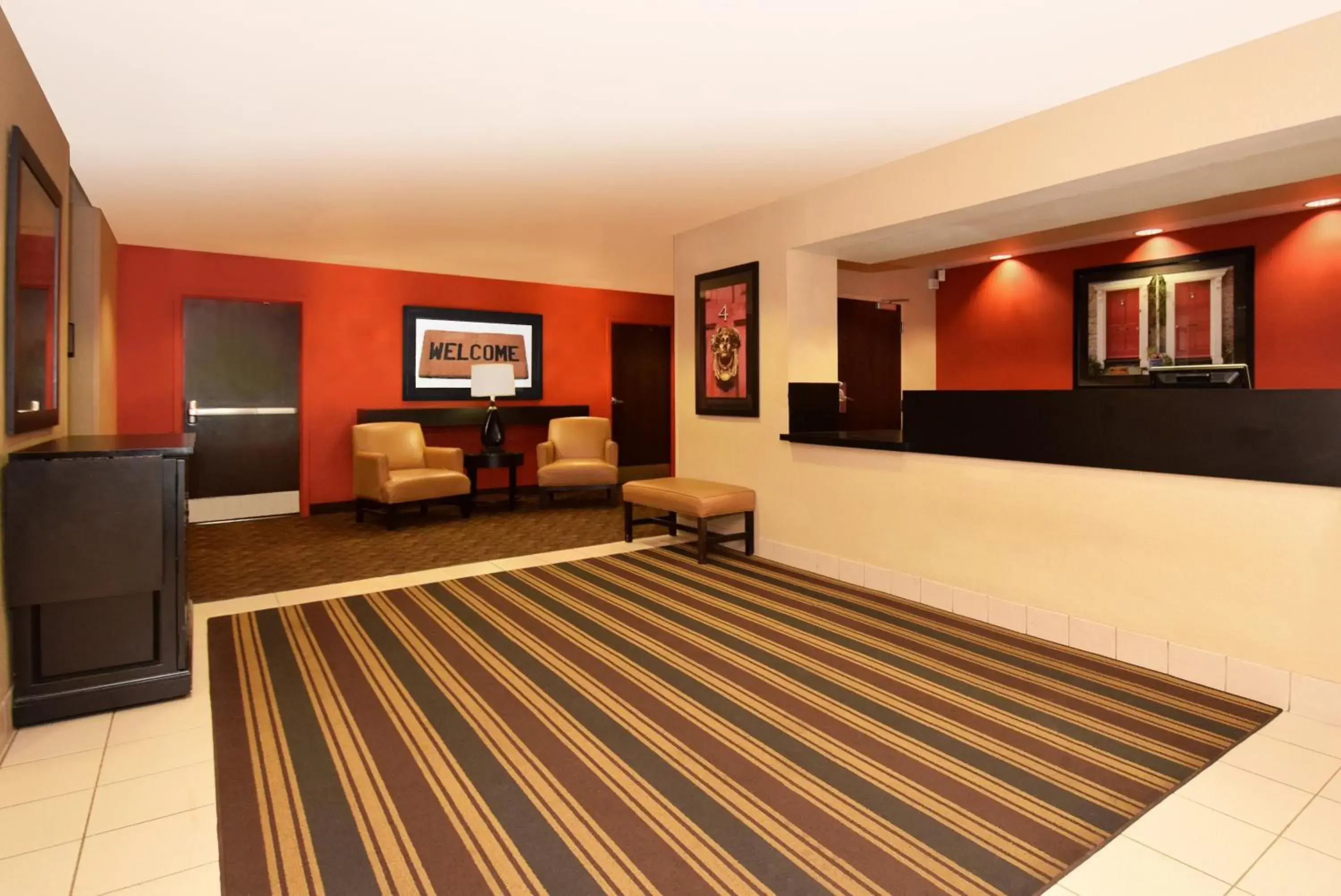 Communal lounge/ TV room, Lobby/Reception in MainStay Suites Rochester South Mayo Clinic