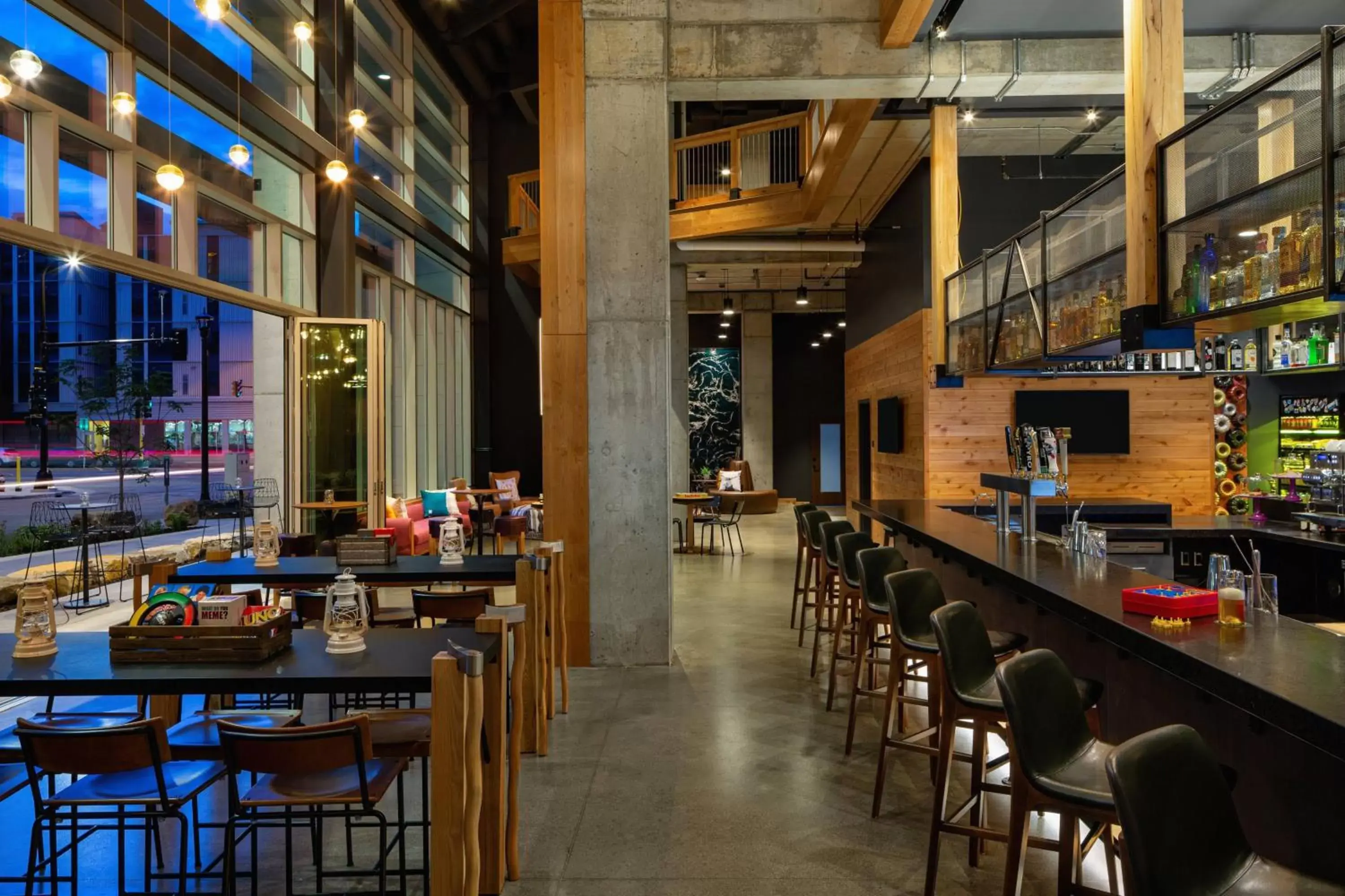 Restaurant/Places to Eat in Moxy Minneapolis Downtown