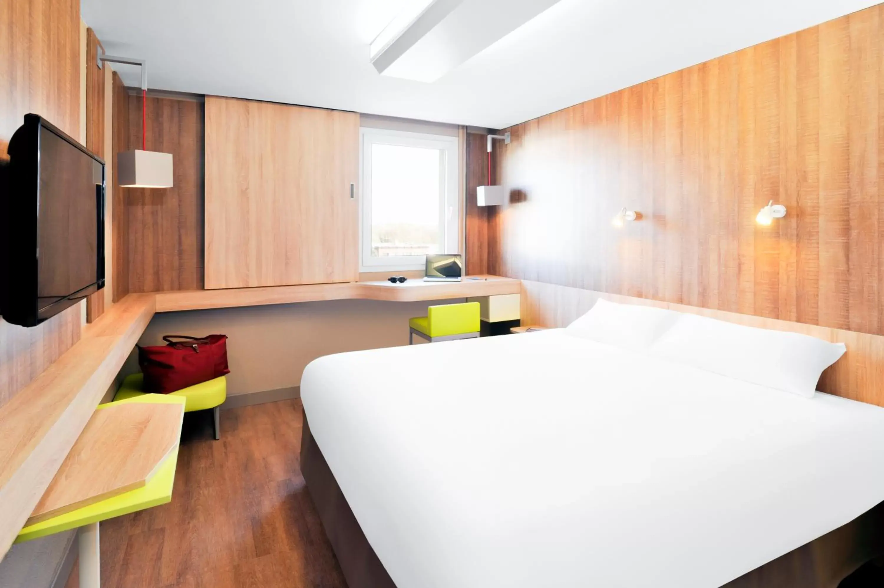 Bedroom, Bed in Ibis Styles Lille Marcq En Baroeul