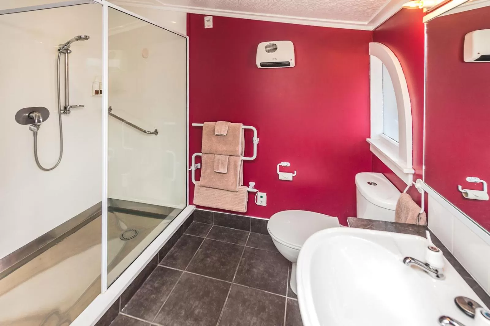 Bathroom in Anndion Motel