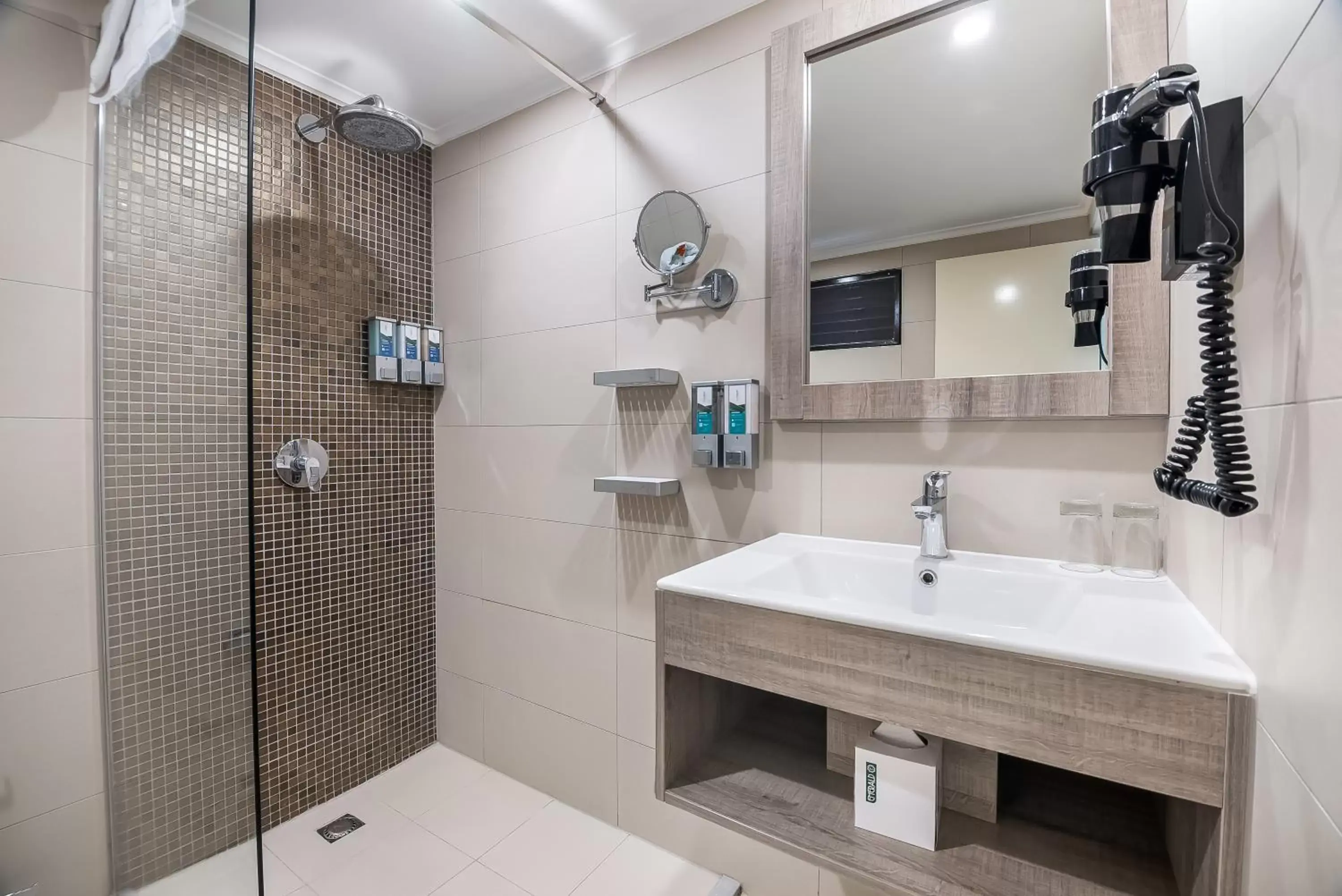 Shower, Bathroom in LionsDive Beach Resort