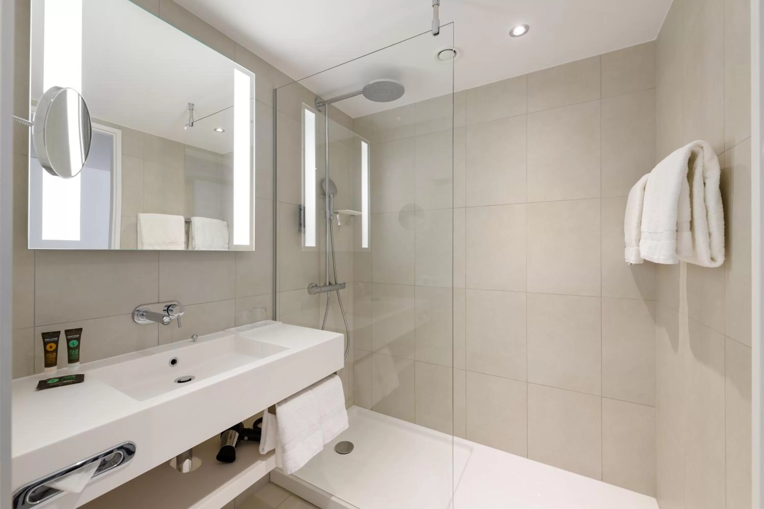 Bathroom in Novotel Wien Hauptbahnhof