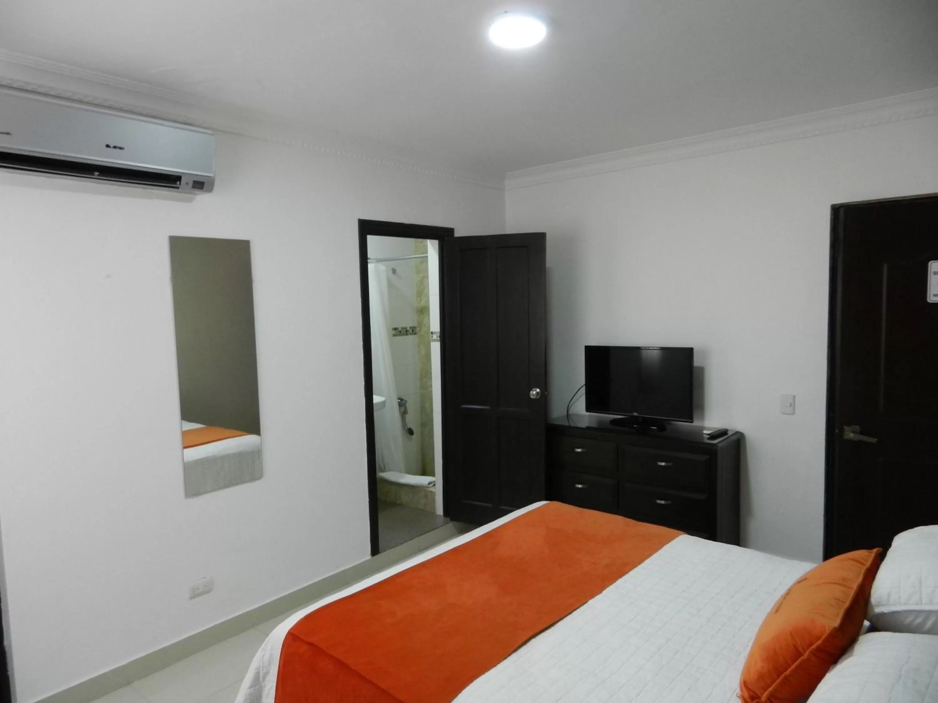 Bedroom, Bed in Hotel La Colonia