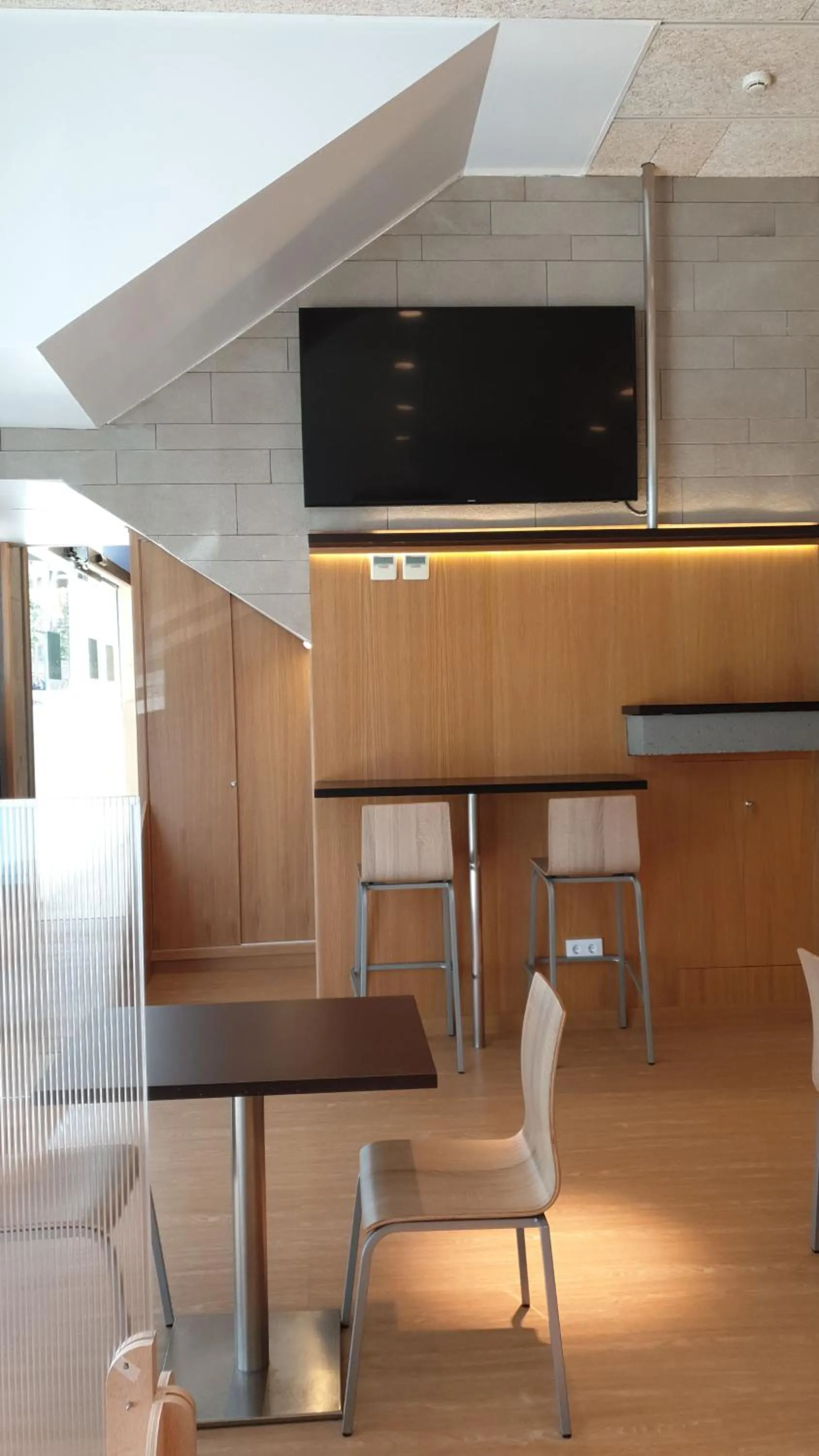 Restaurant/places to eat in Hotel Esplugues