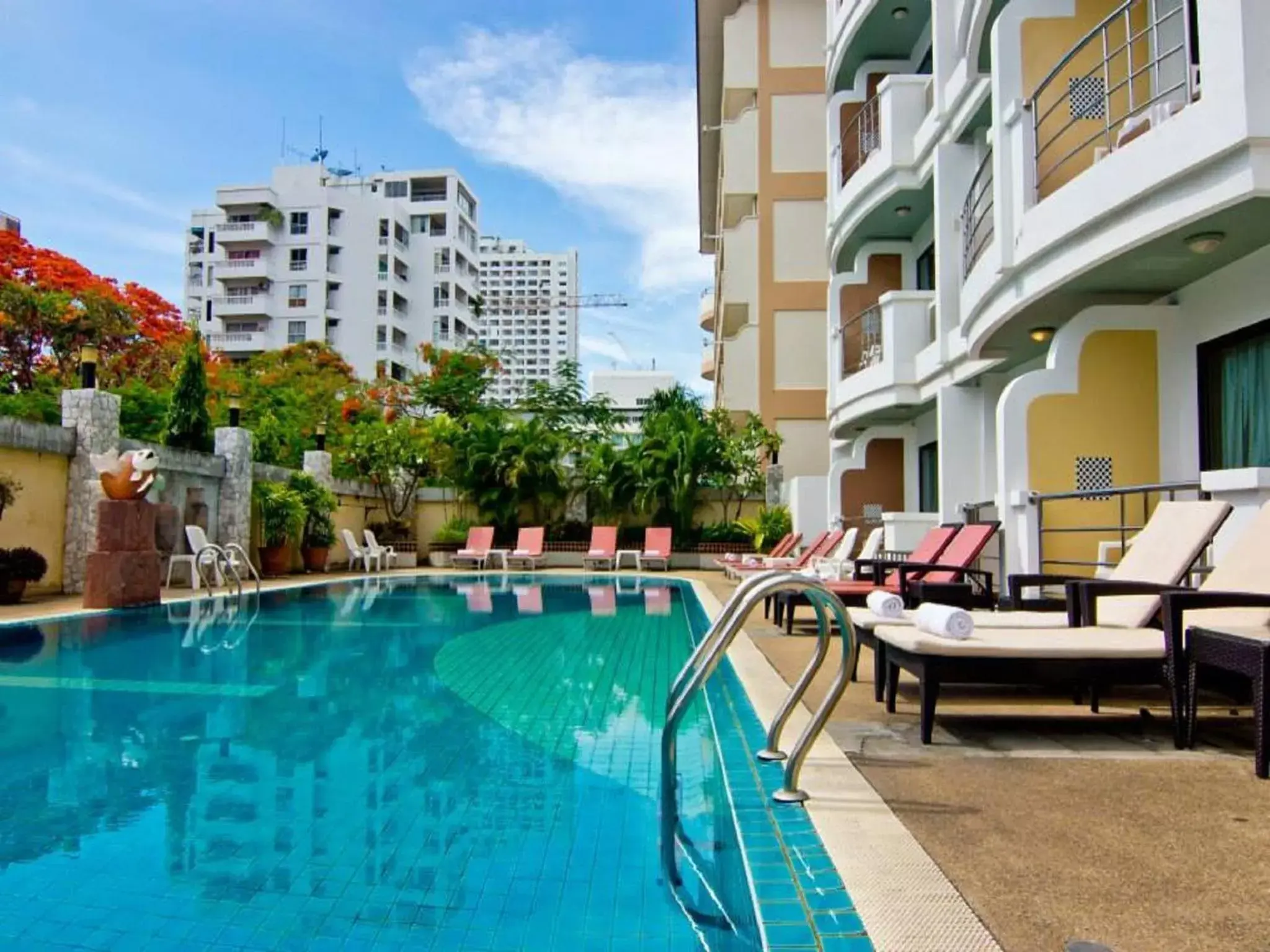 Swimming Pool in Best Beach Villa