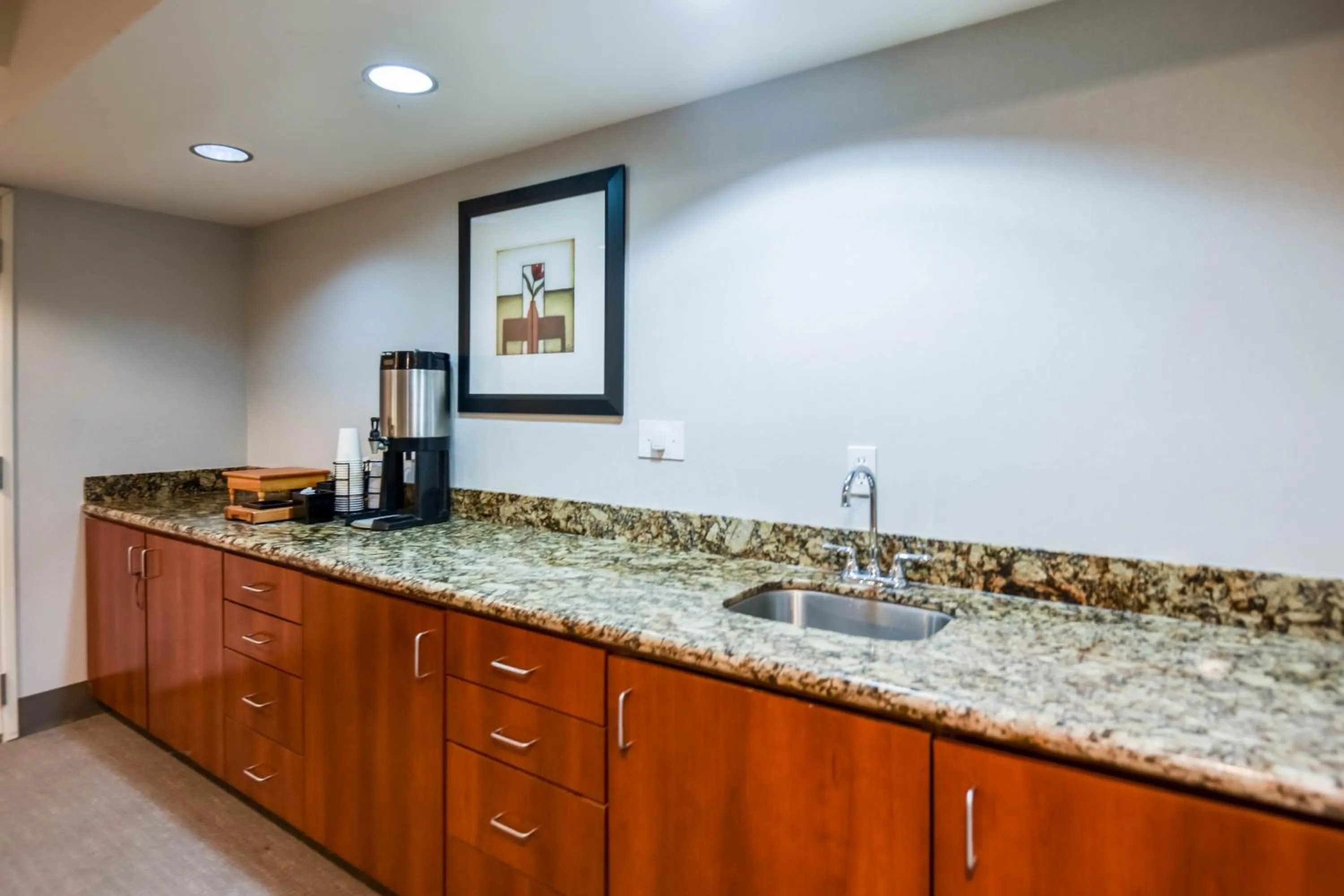 Coffee/tea facilities in Shutters Hotel