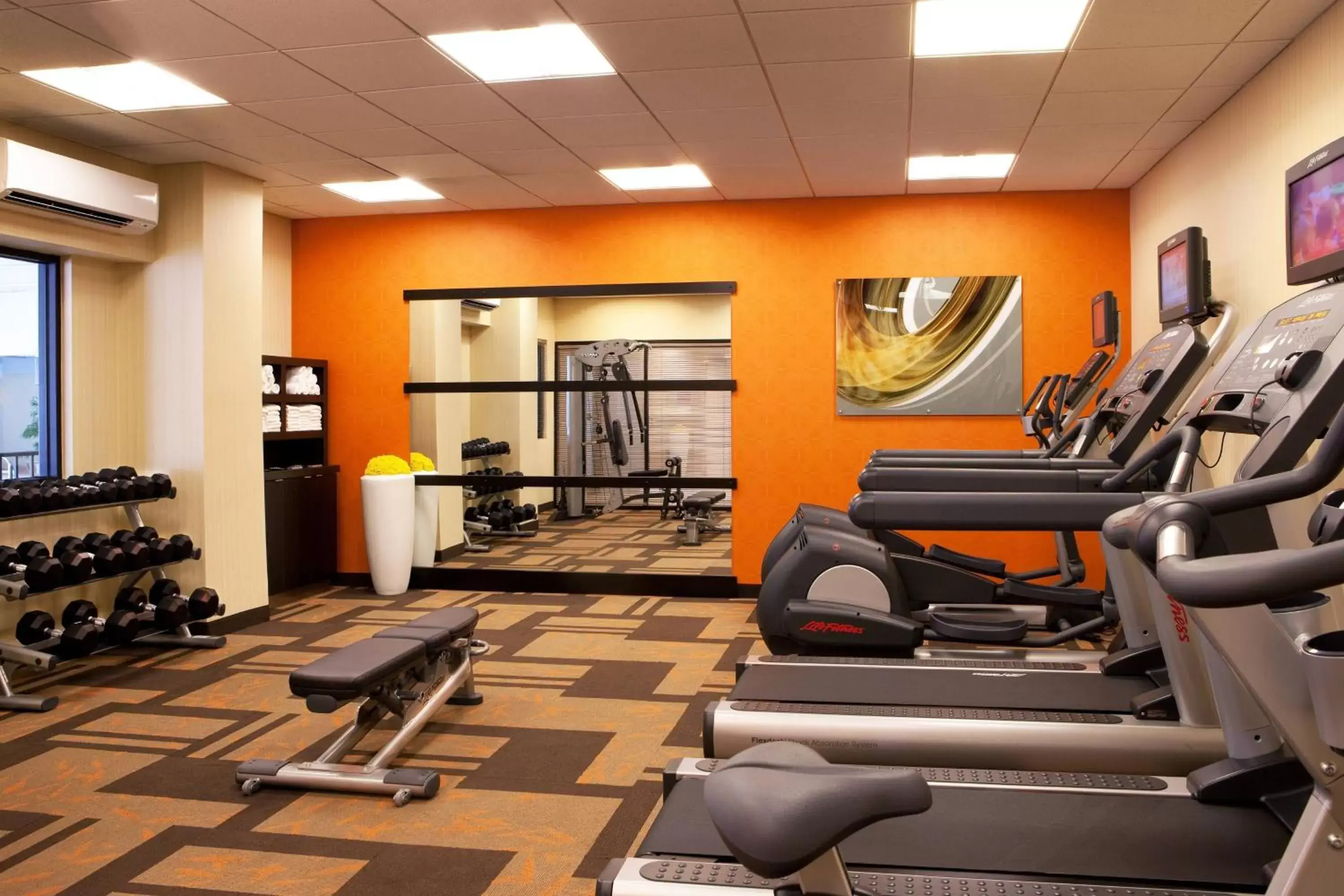 Fitness centre/facilities, Fitness Center/Facilities in Courtyard by Marriott Alexandria Pentagon South