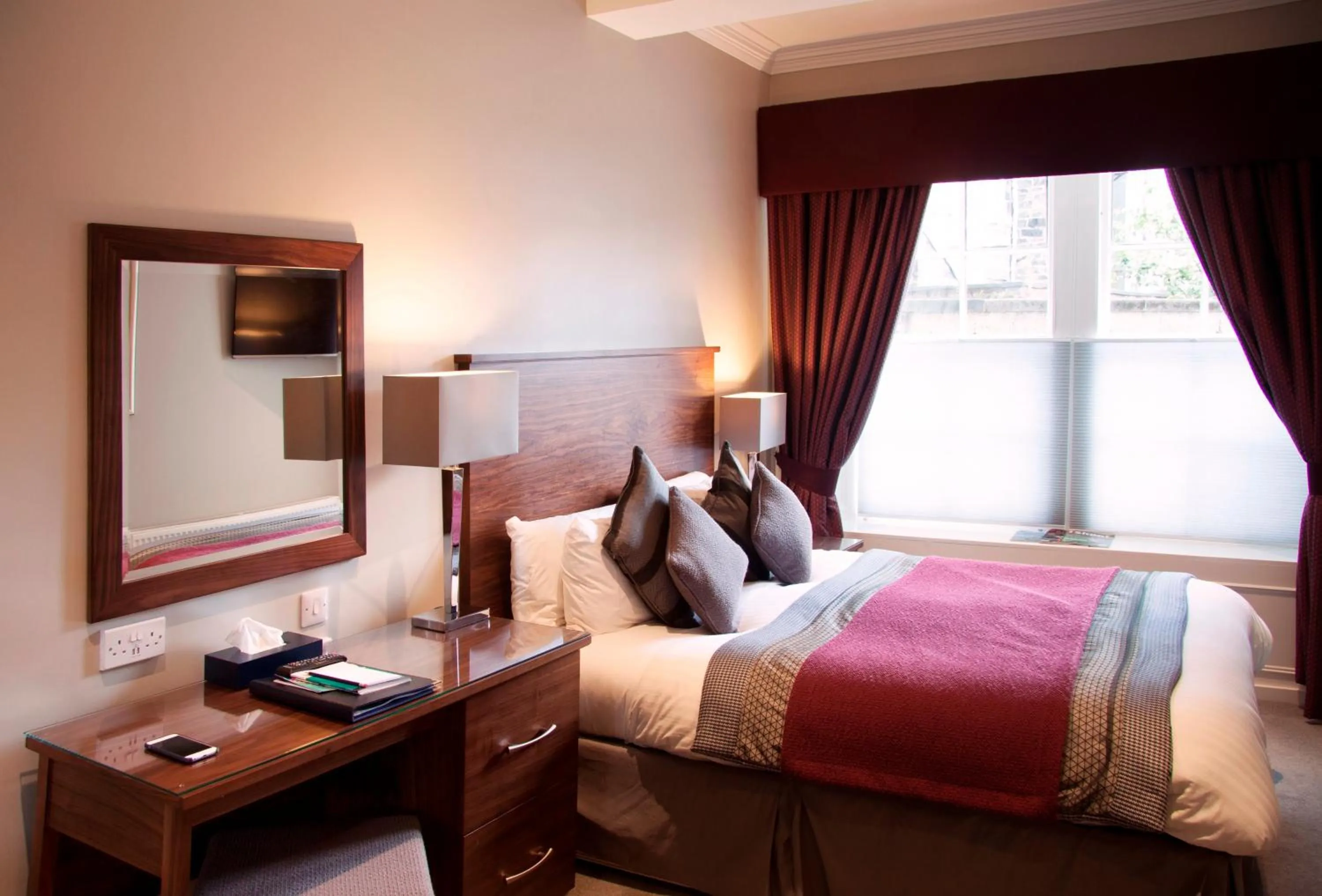 Bedroom, Bed in Royal Scots Club