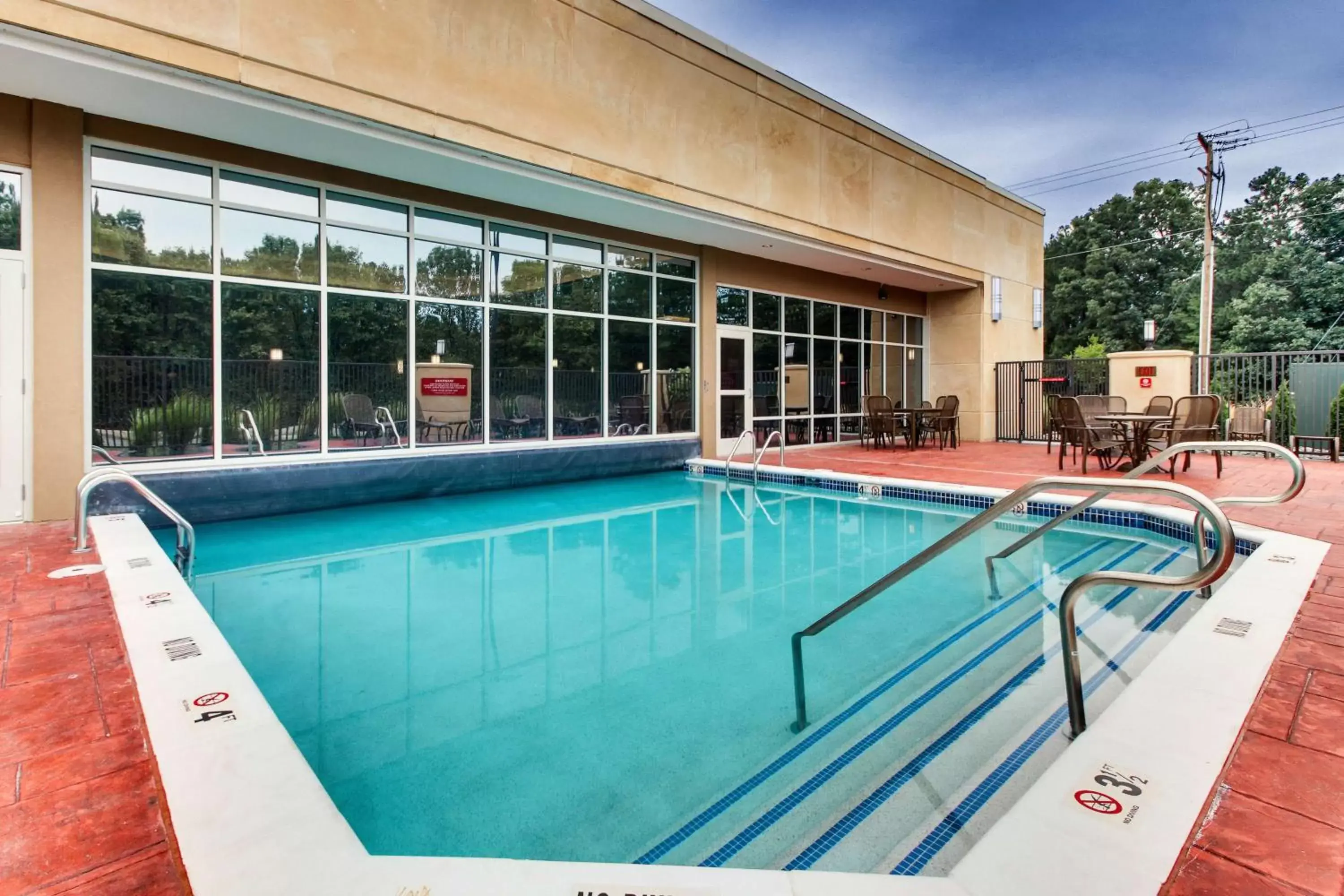 Activities, Swimming Pool in Drury Plaza Hotel Richmond