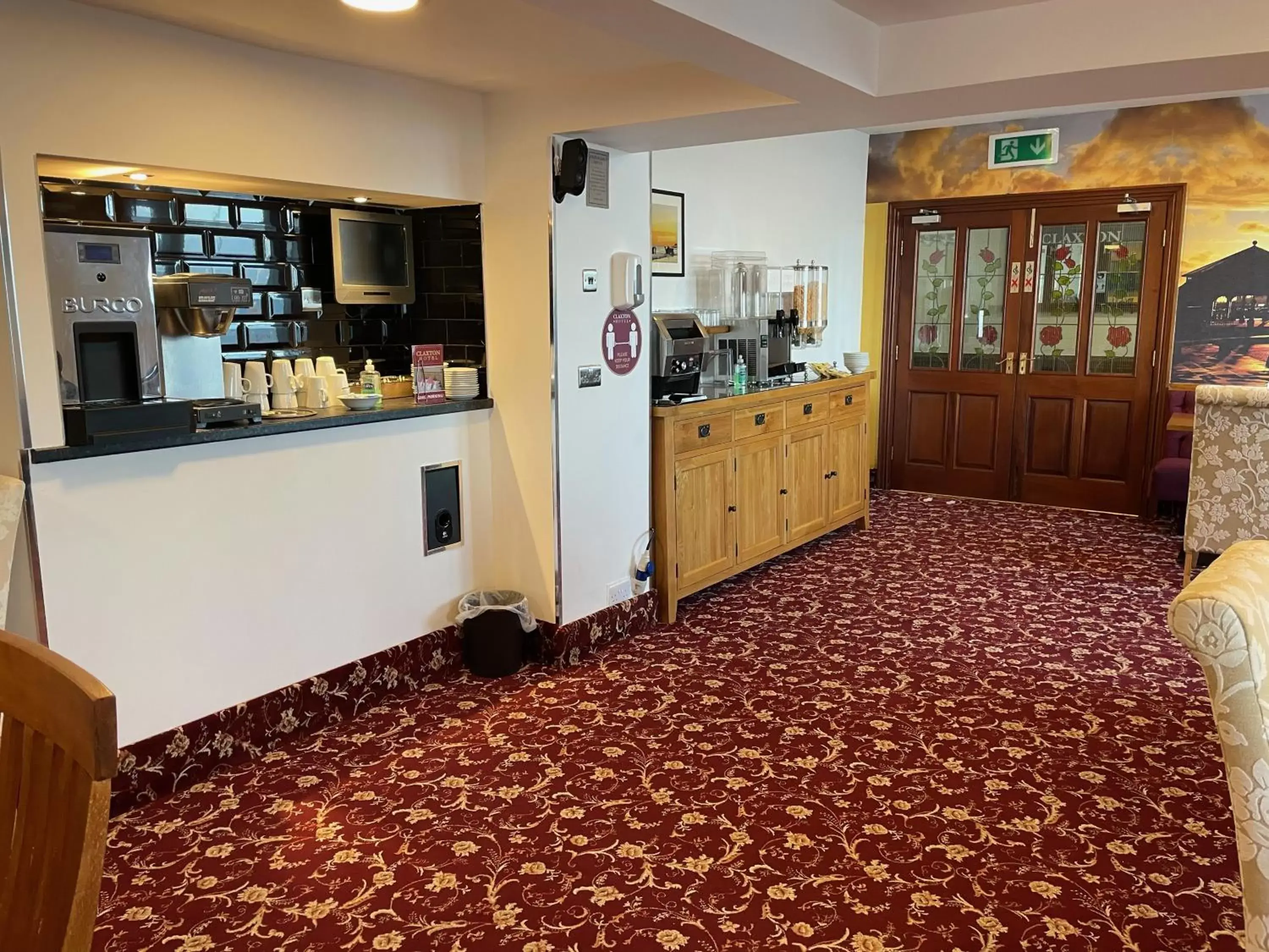 Dining area in Claxton Hotel