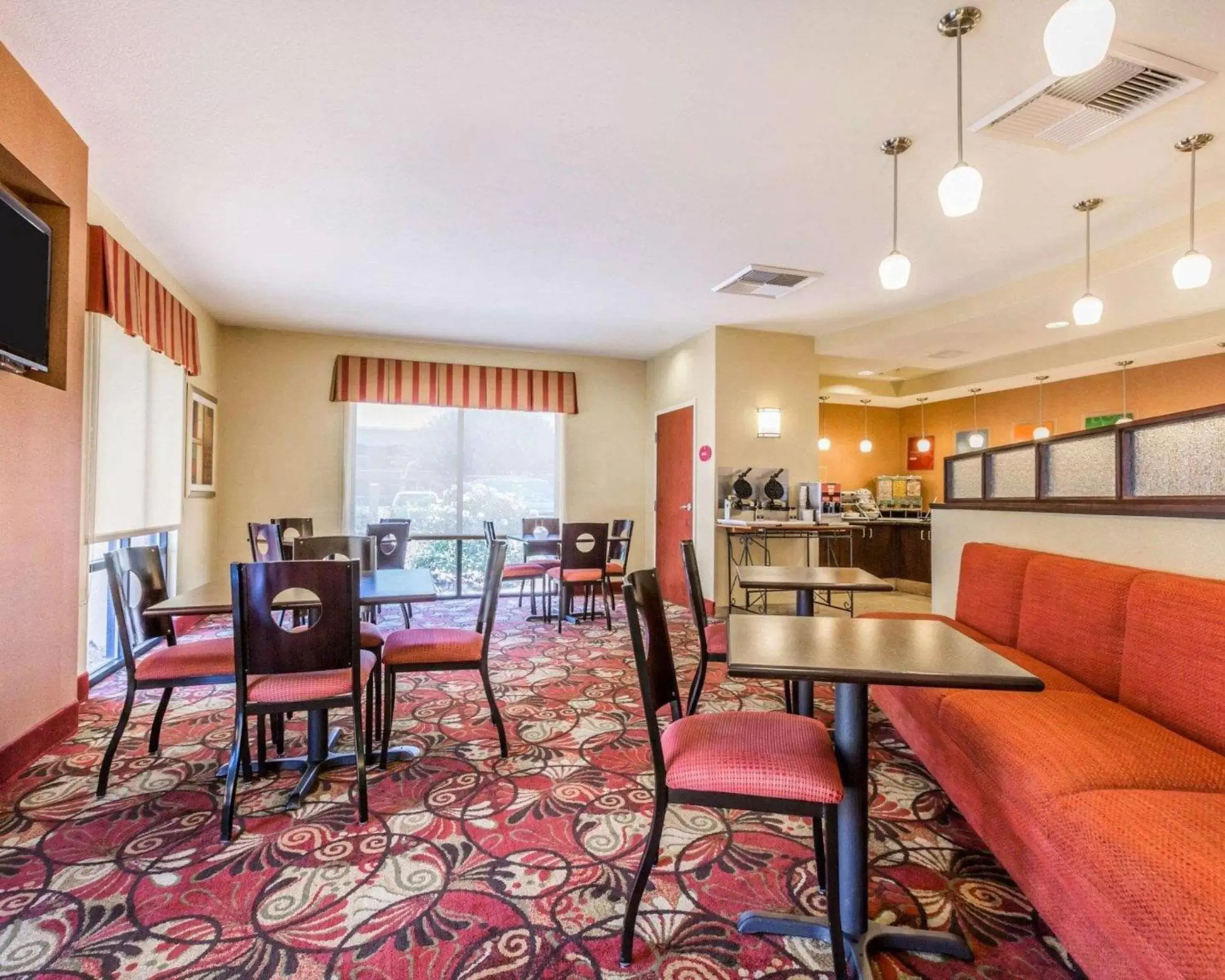 Restaurant/places to eat in Comfort Suites Blythe