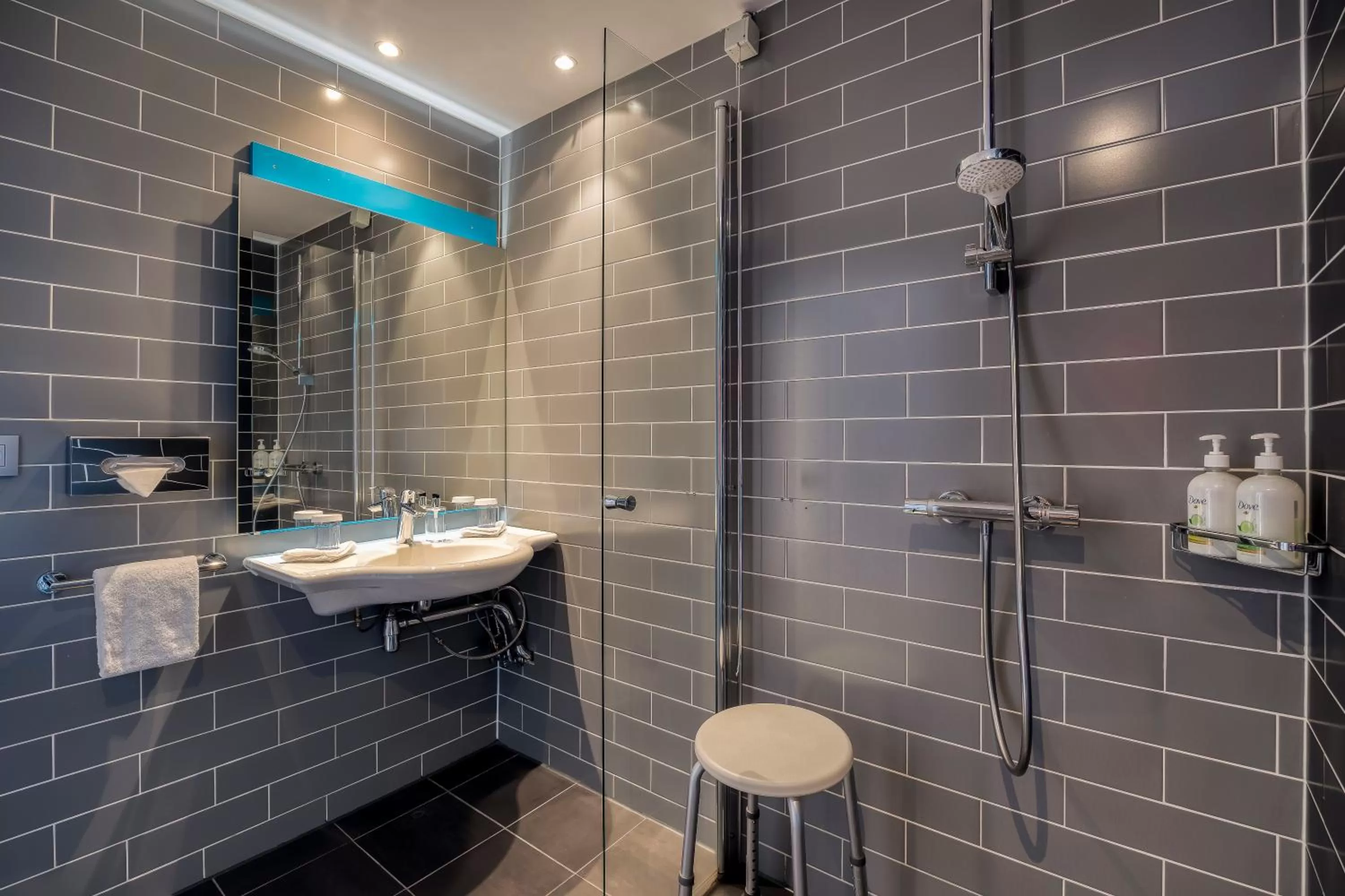 Bathroom in Holiday Inn Express Mechelen City Centre by IHG