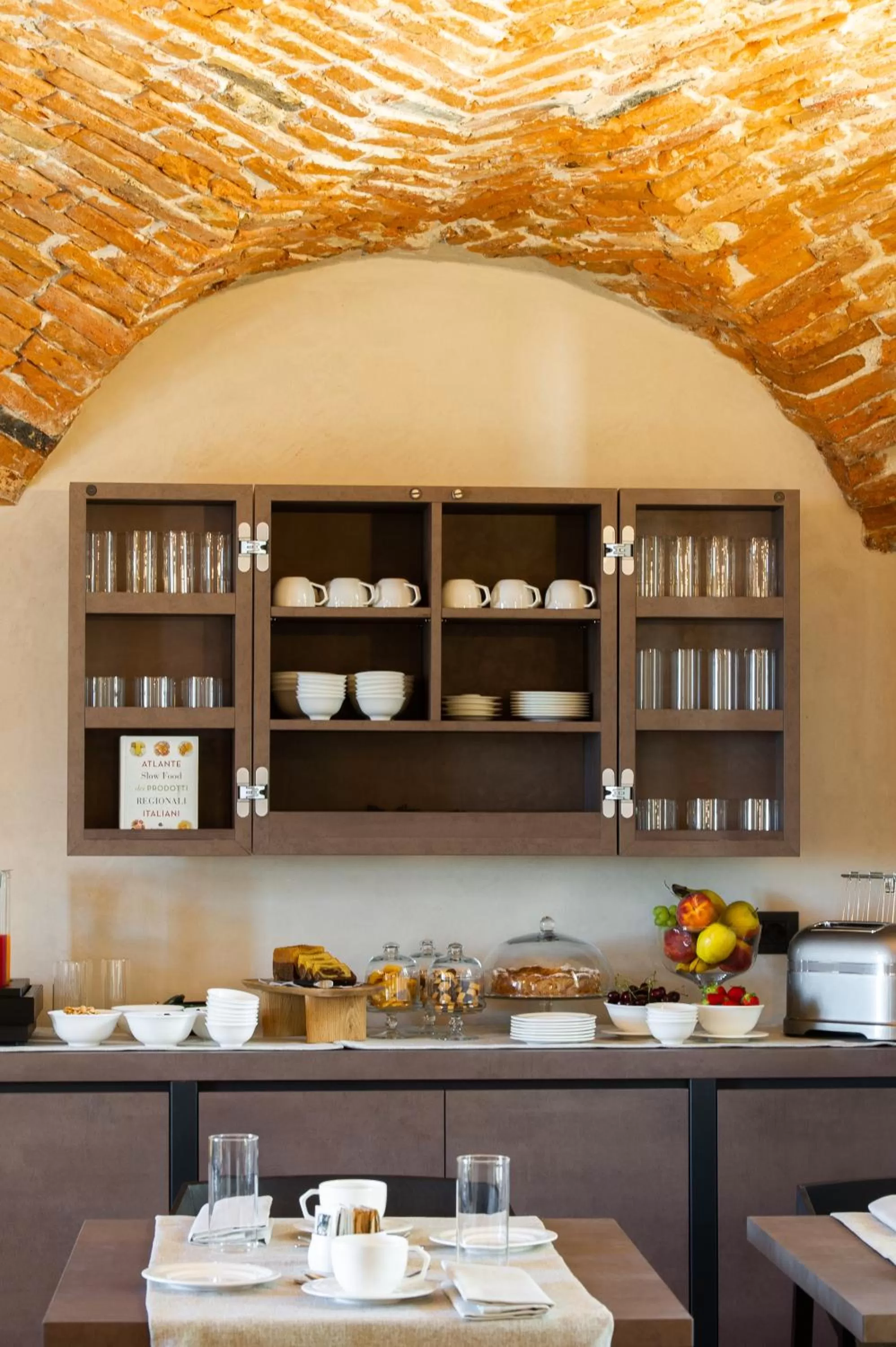 Restaurant/places to eat in Relais San Vigilio al Castello