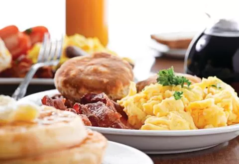 Breakfast in Crystal Inn Hotel & Suites - Great Falls