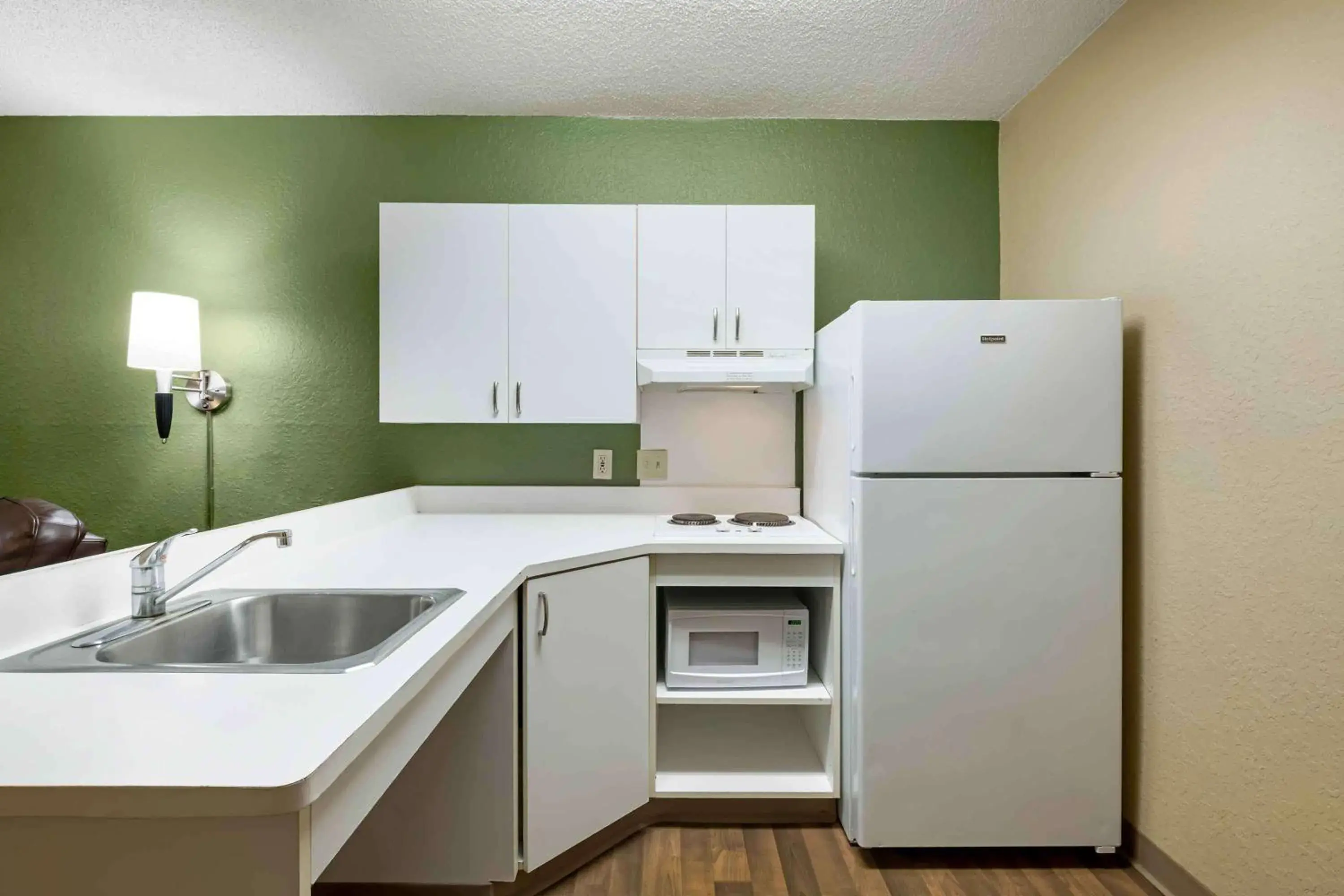 Bedroom, Kitchen/Kitchenette in Extended Stay America Suites - Jacksonville - Lenoir Avenue East