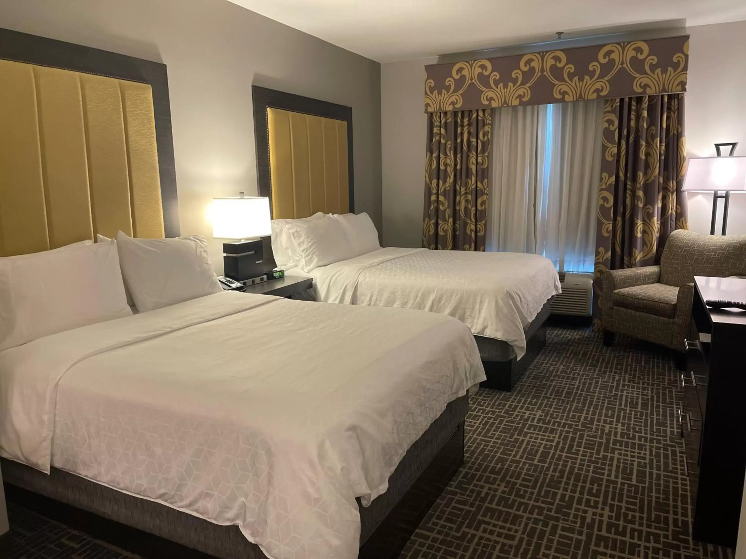 Photo of the whole room, Bed in Holiday Inn Express & Suites Gonzales, an IHG Hotel