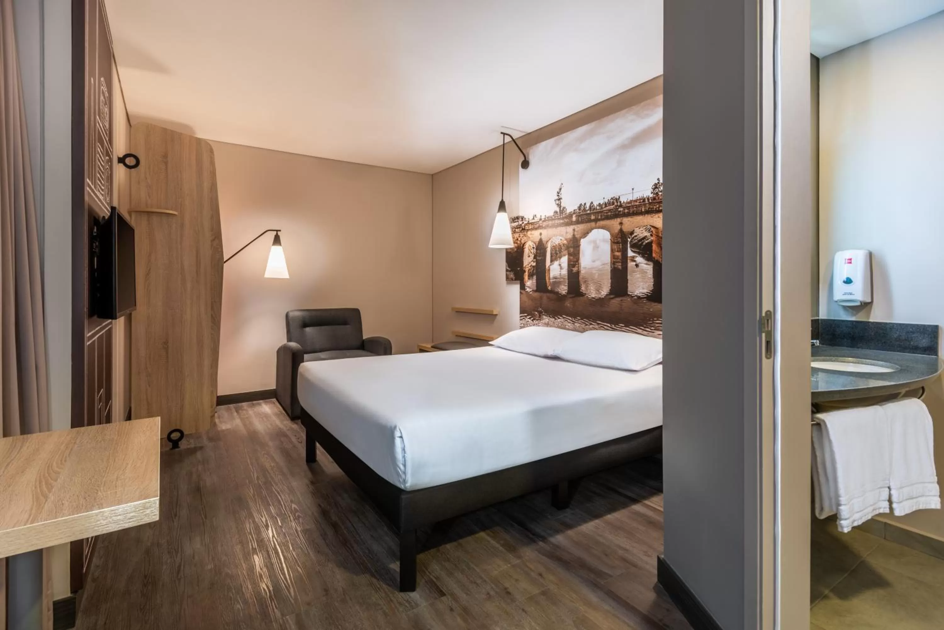 Photo of the whole room, Bed in ibis Chia