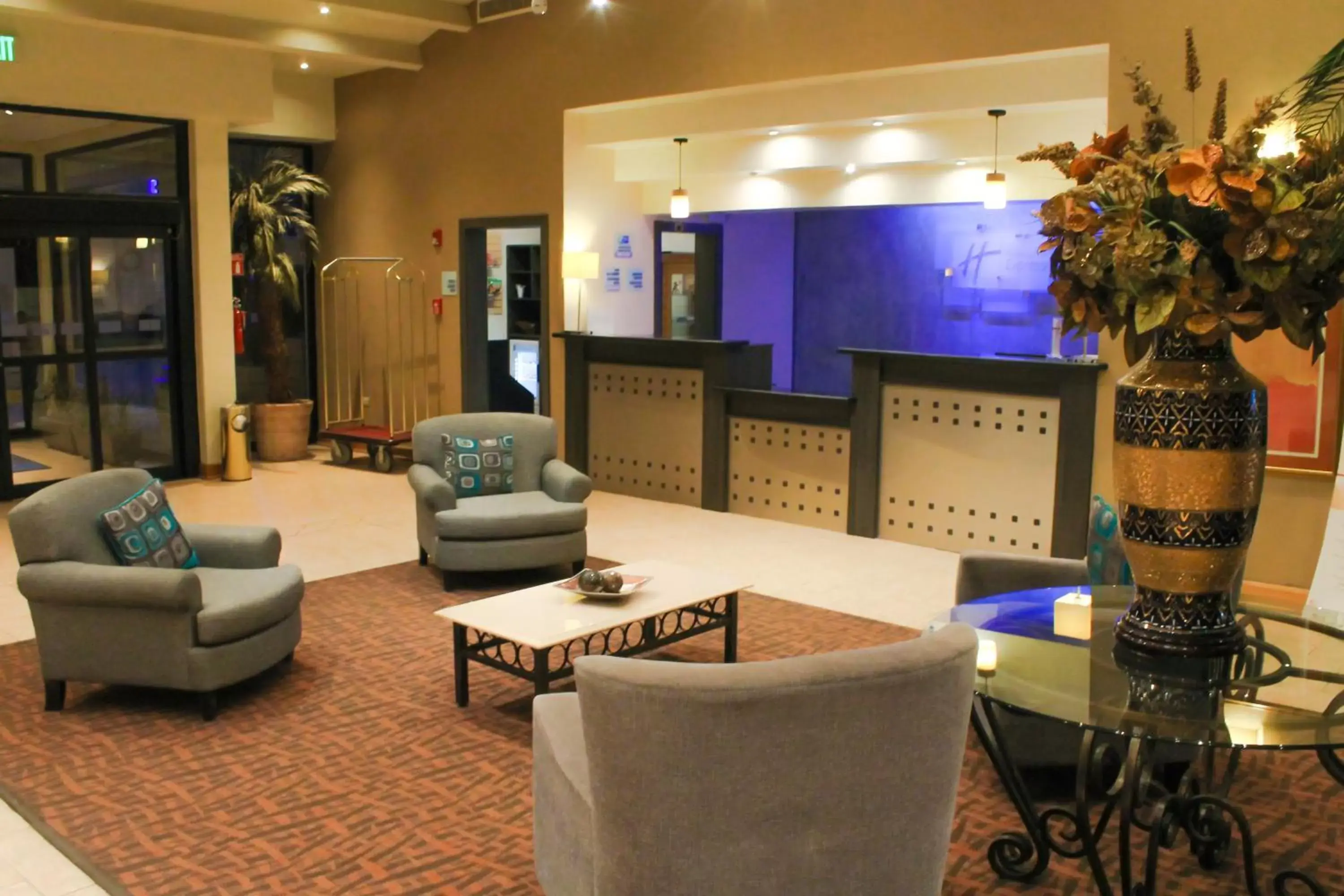 Lobby or reception, Lobby/Reception in Holiday Inn Express Chihuahua, an IHG Hotel