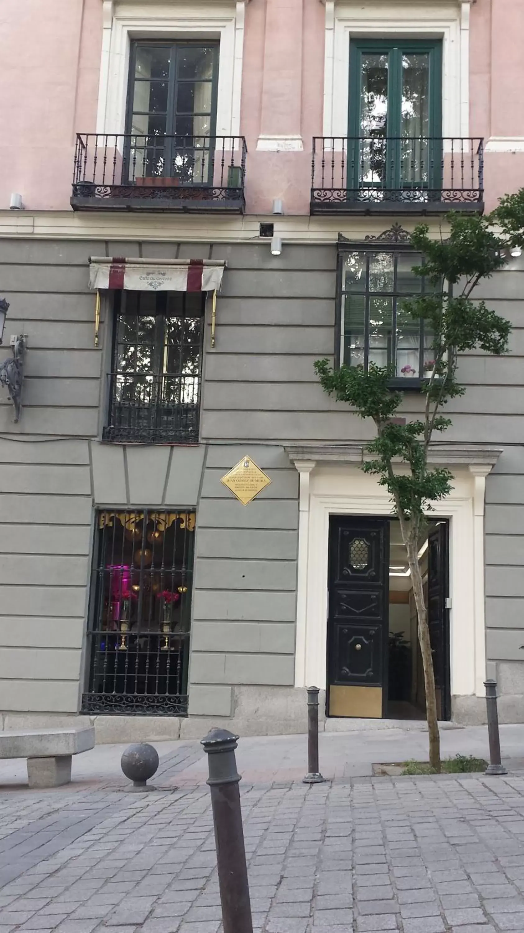 Facade/entrance, Property Building in Oriente Palace Apartments