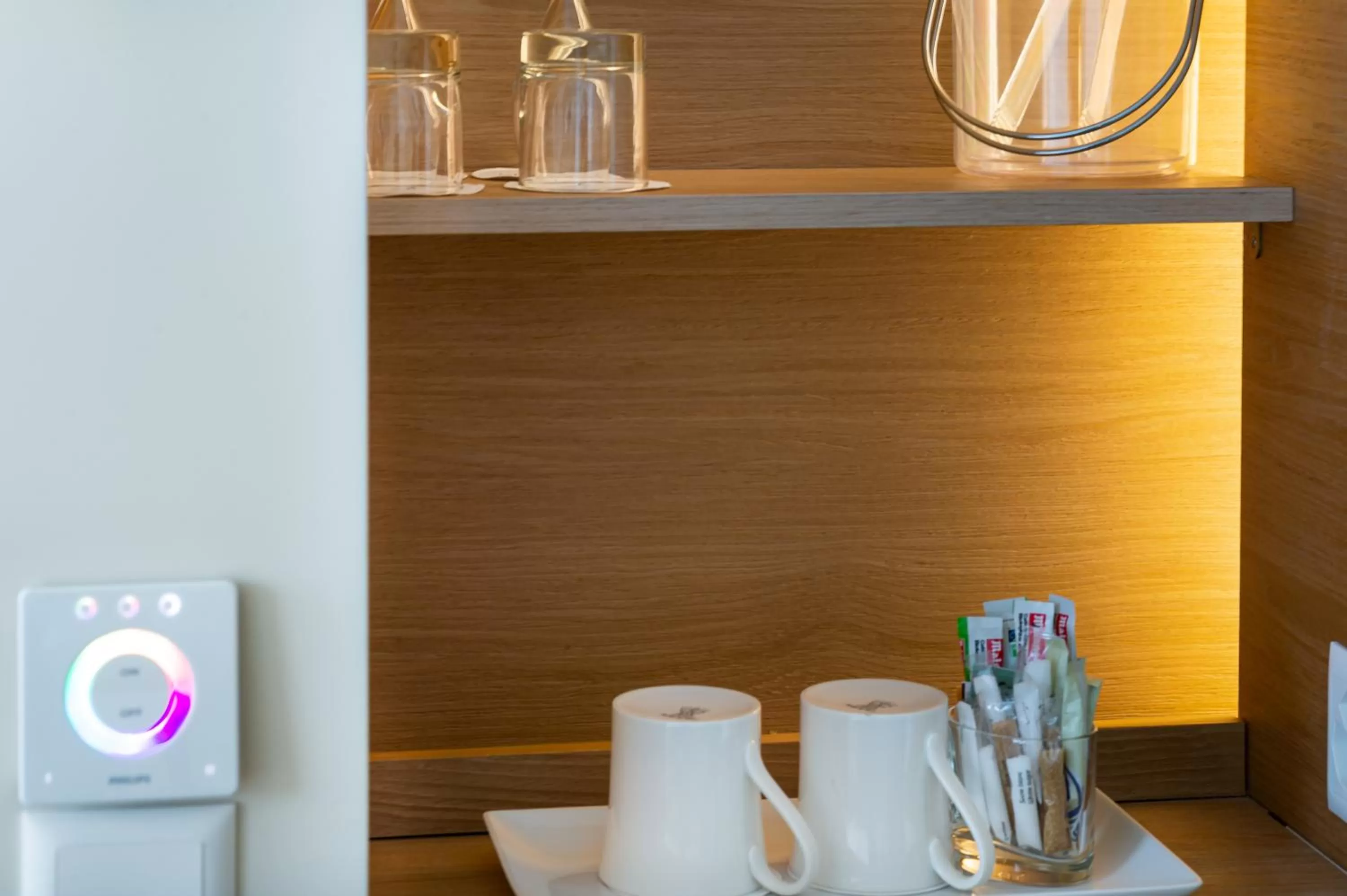 Coffee/tea facilities in N’vY Manotel