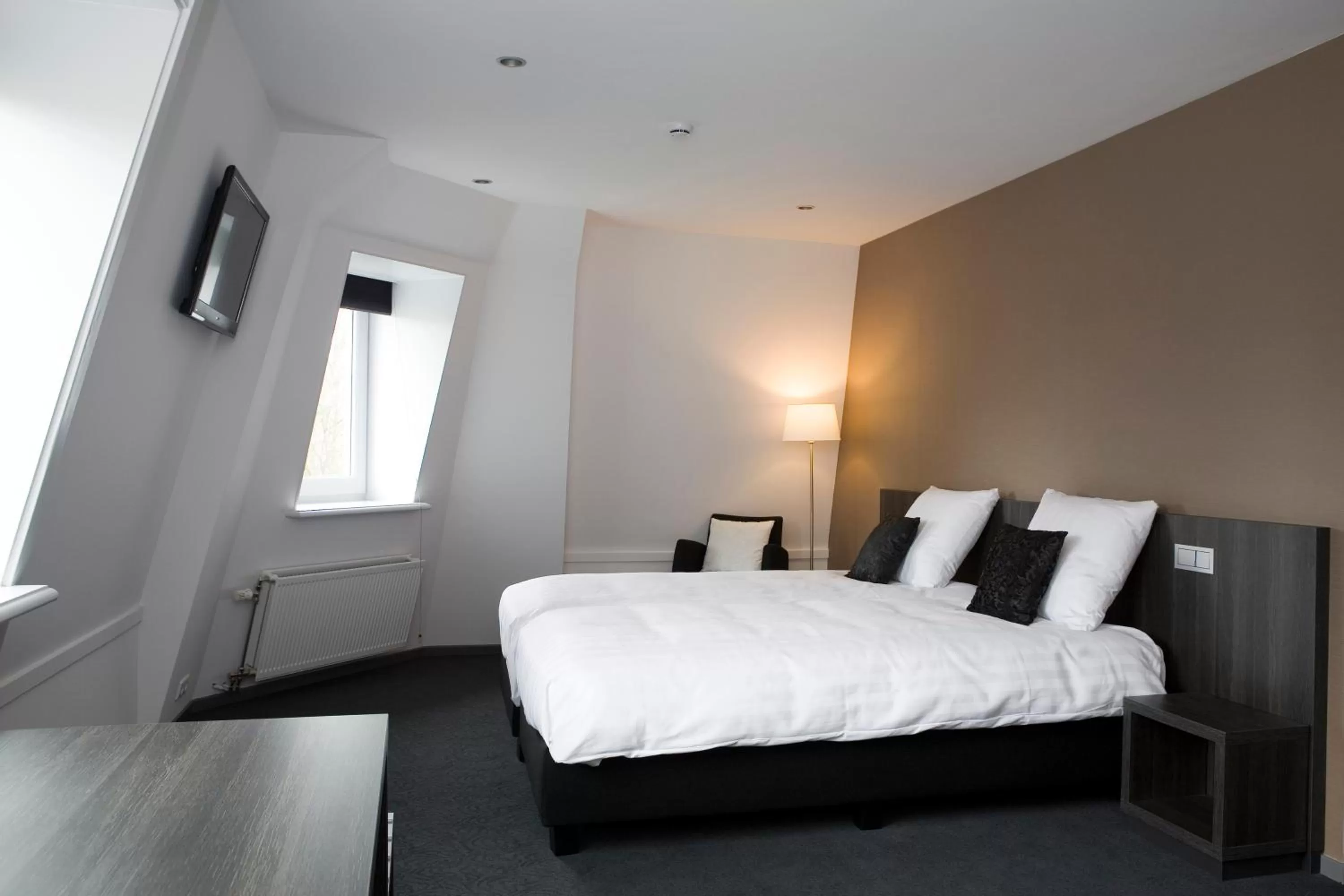 Bed in Hotel Parkview